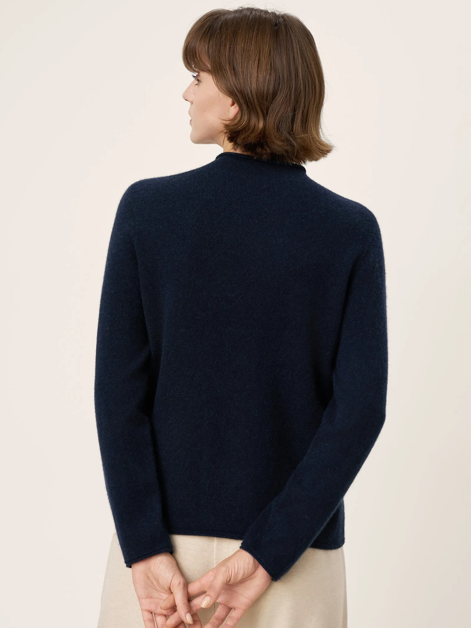 100% Mongolian Cashmere Seamless Rolled-Edge Mock Neck Sweater JANIE sold by Lintico product image thumbnail 4