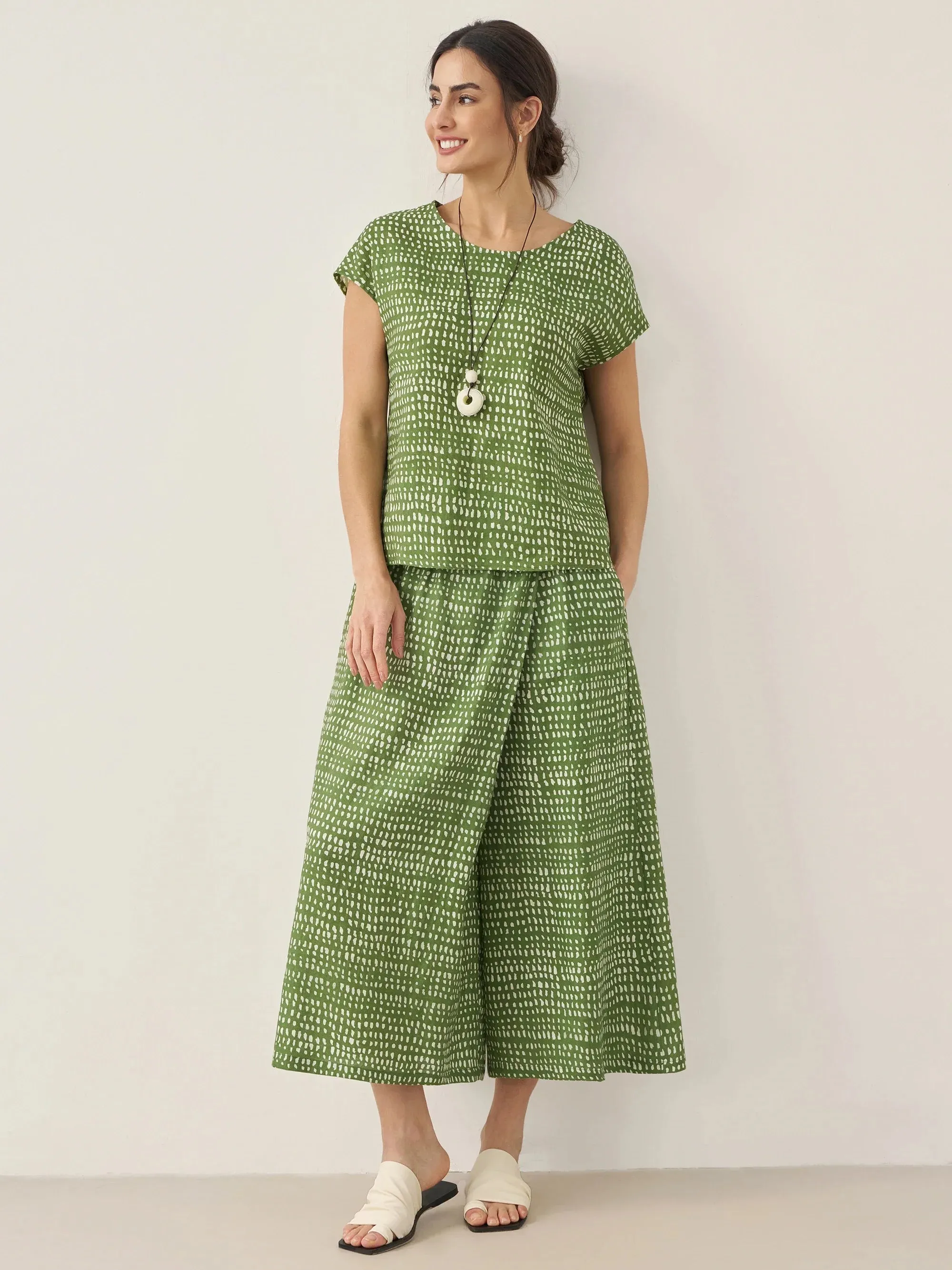 100% Linen Dot Round Neck Top LISSA sold by Lintico product image thumbnail 3