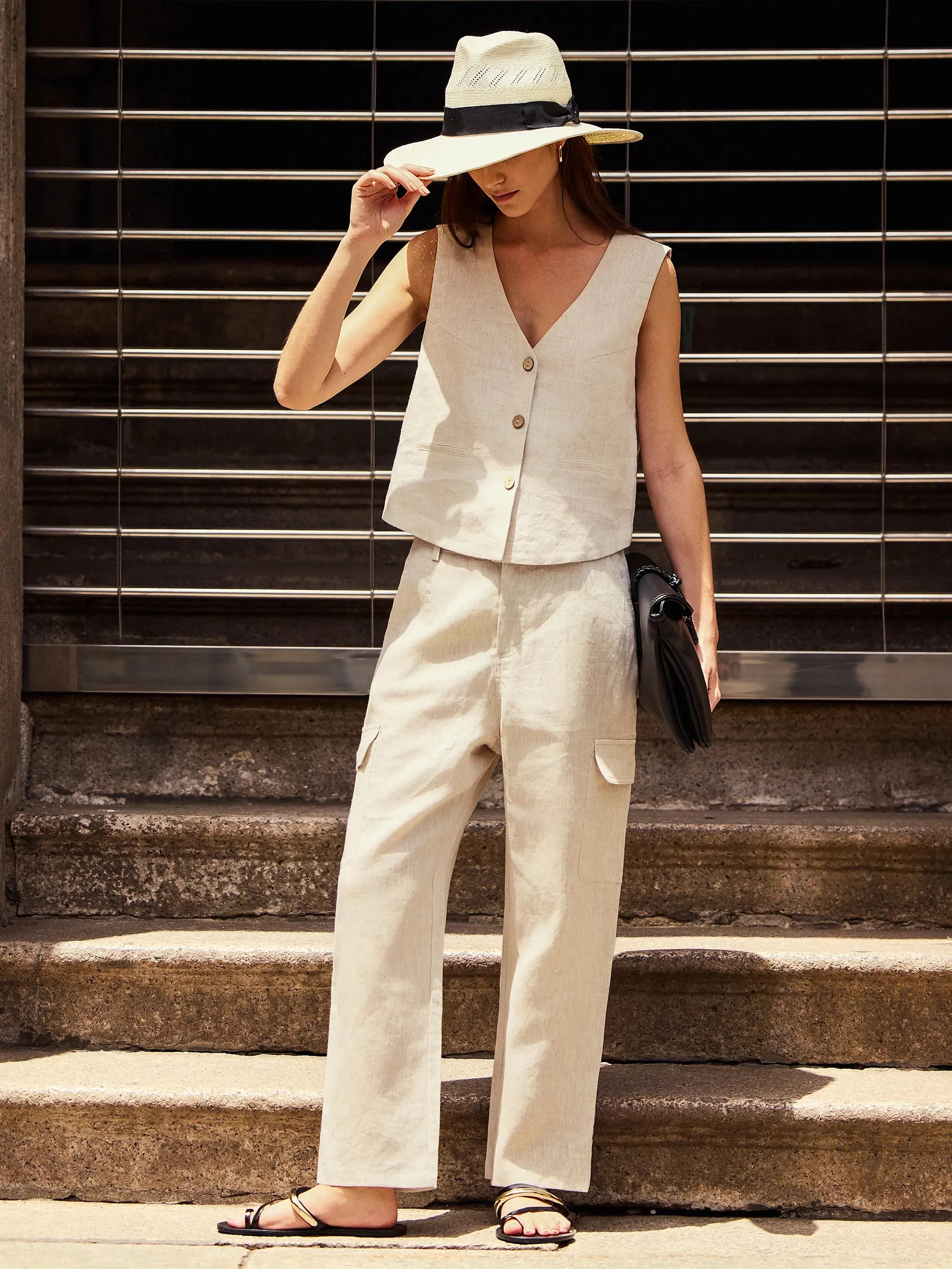 100% Linen V-Neck Buttoned Closure Vest DELIA sold by Lintico product image thumbnail 3