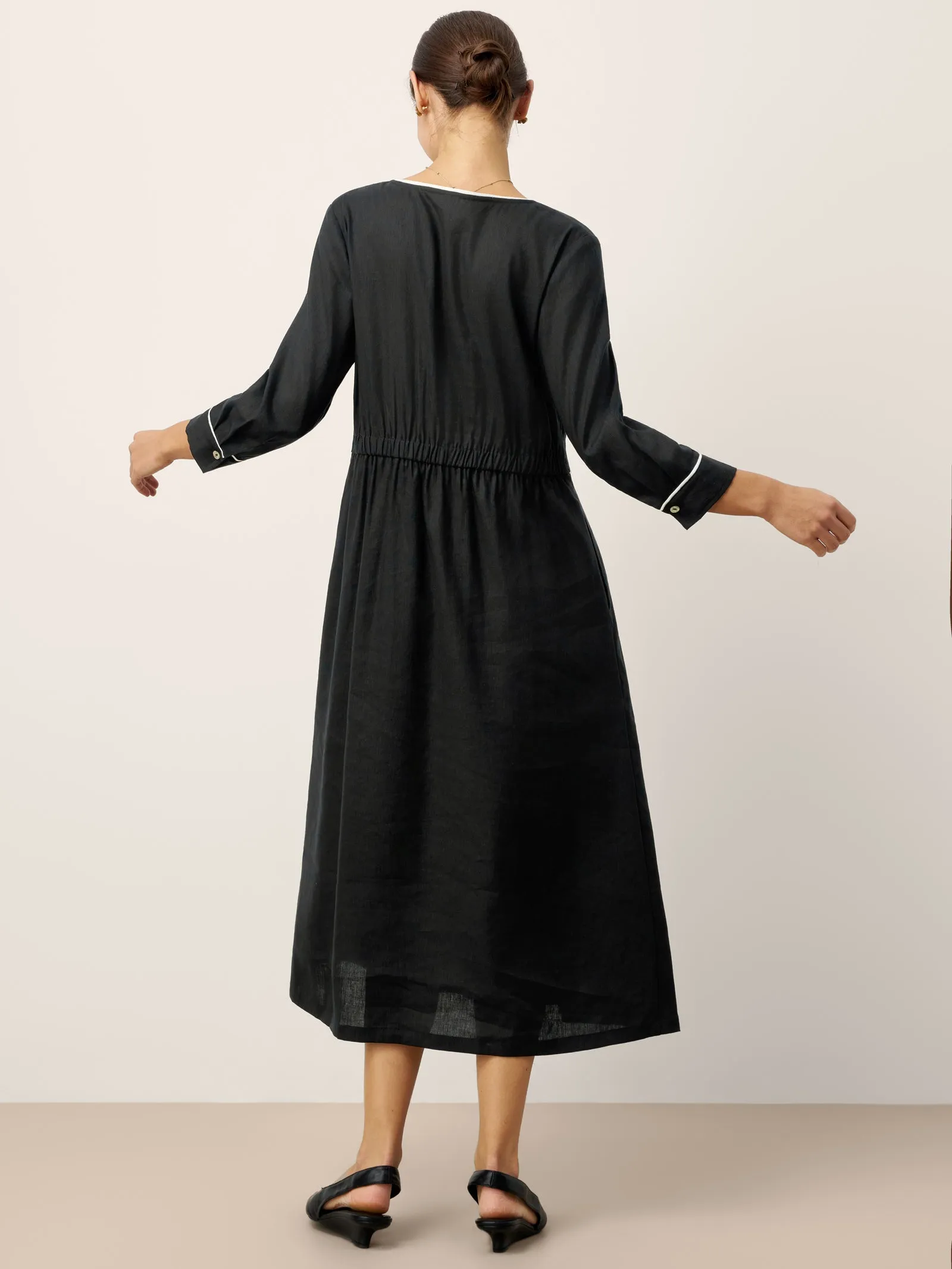 Linen-Lyocell Contrast Trim Gathered Maxi Dress NYX sold by Lintico product image thumbnail 4