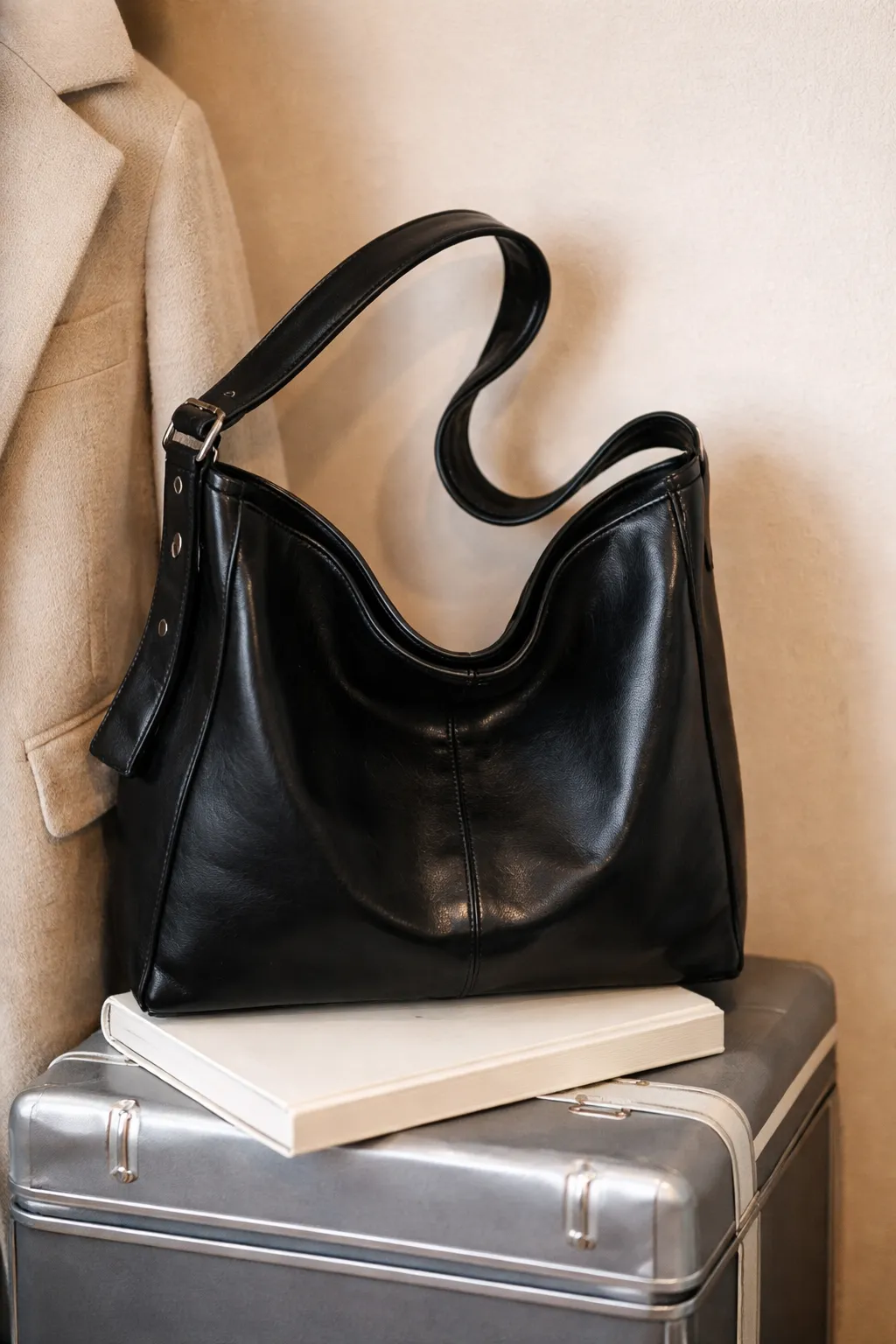 Slouchy Large Capacity Crossbody Shoulder Hobo Bag with Zipper sold by Lintico product image thumbnail 2