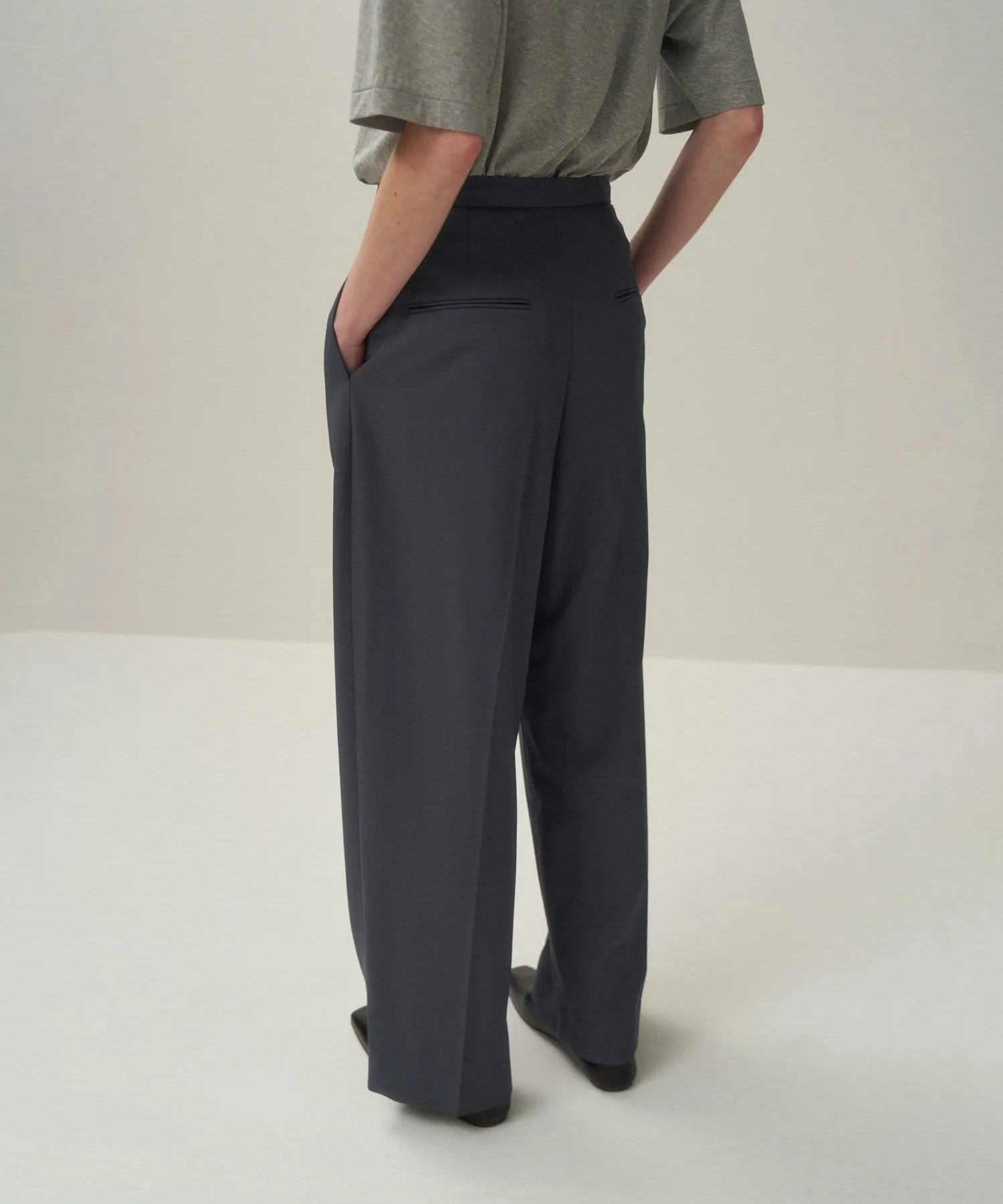 TECHNO WOOL TWILL | EASY TUCKED PANTS sold by ATON product image thumbnail 3