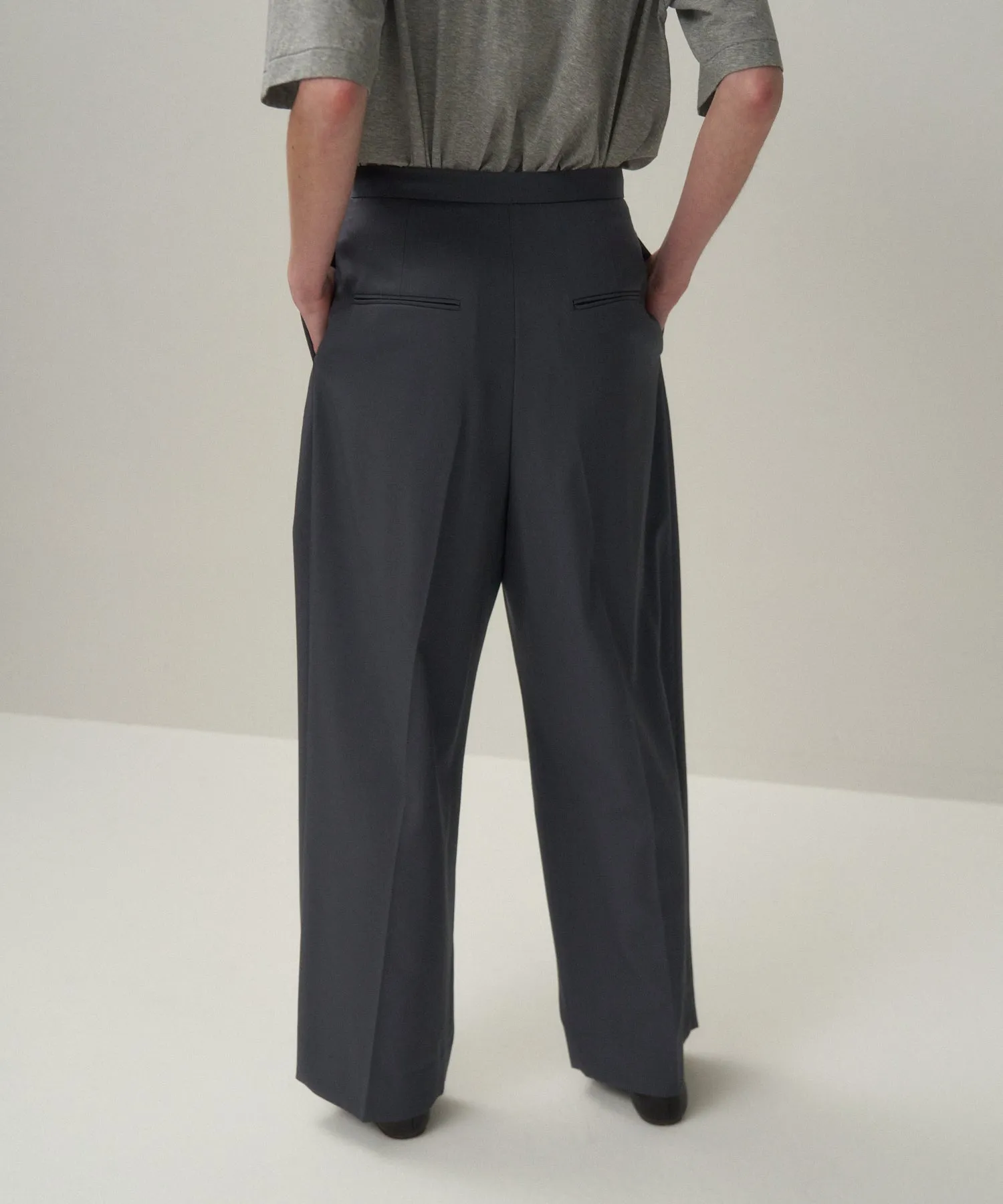 TECHNO WOOL TWILL | EASY TUCKED PANTS sold by ATON product image thumbnail 4