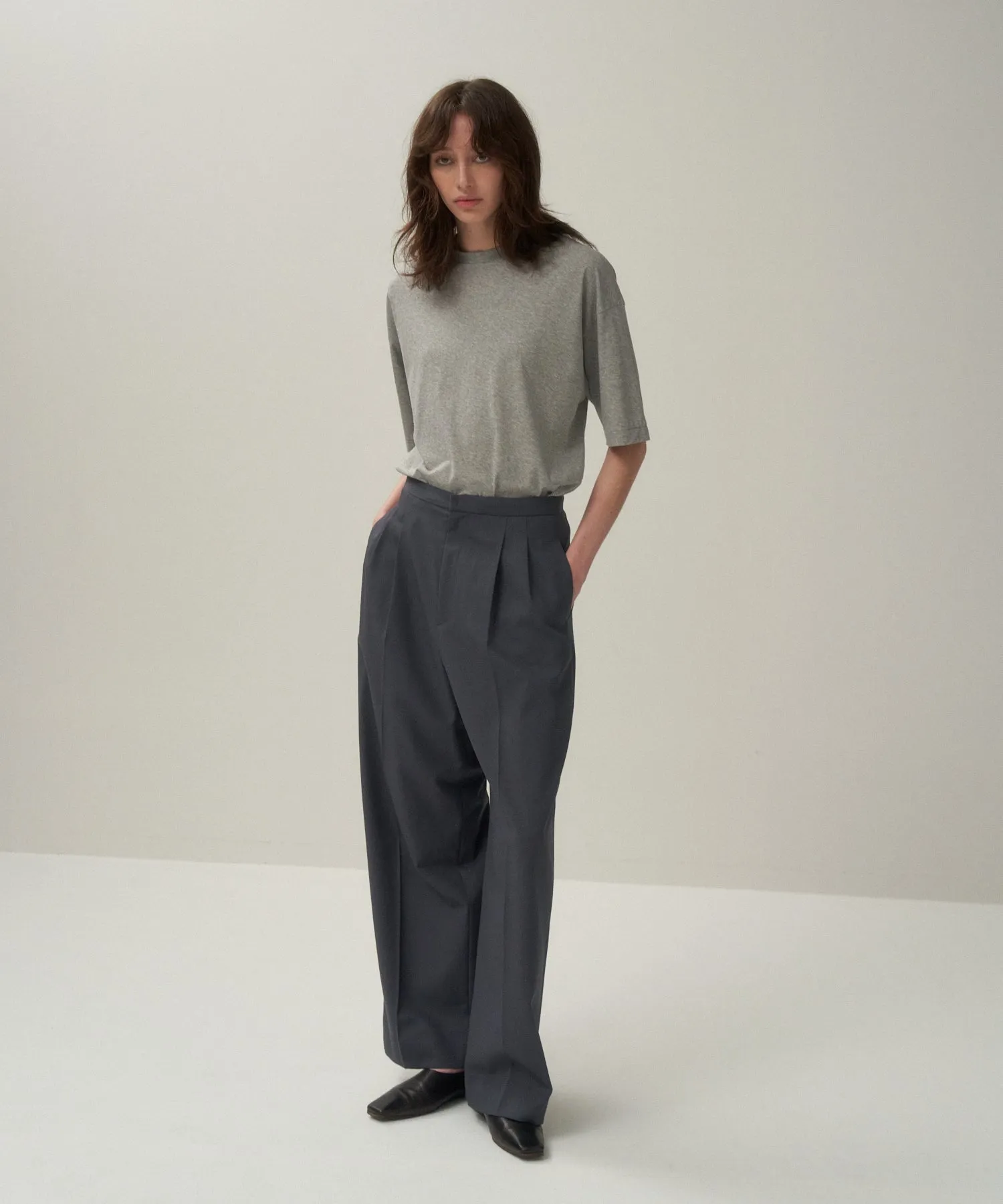 TECHNO WOOL TWILL | EASY TUCKED PANTS sold by ATON product image thumbnail 2