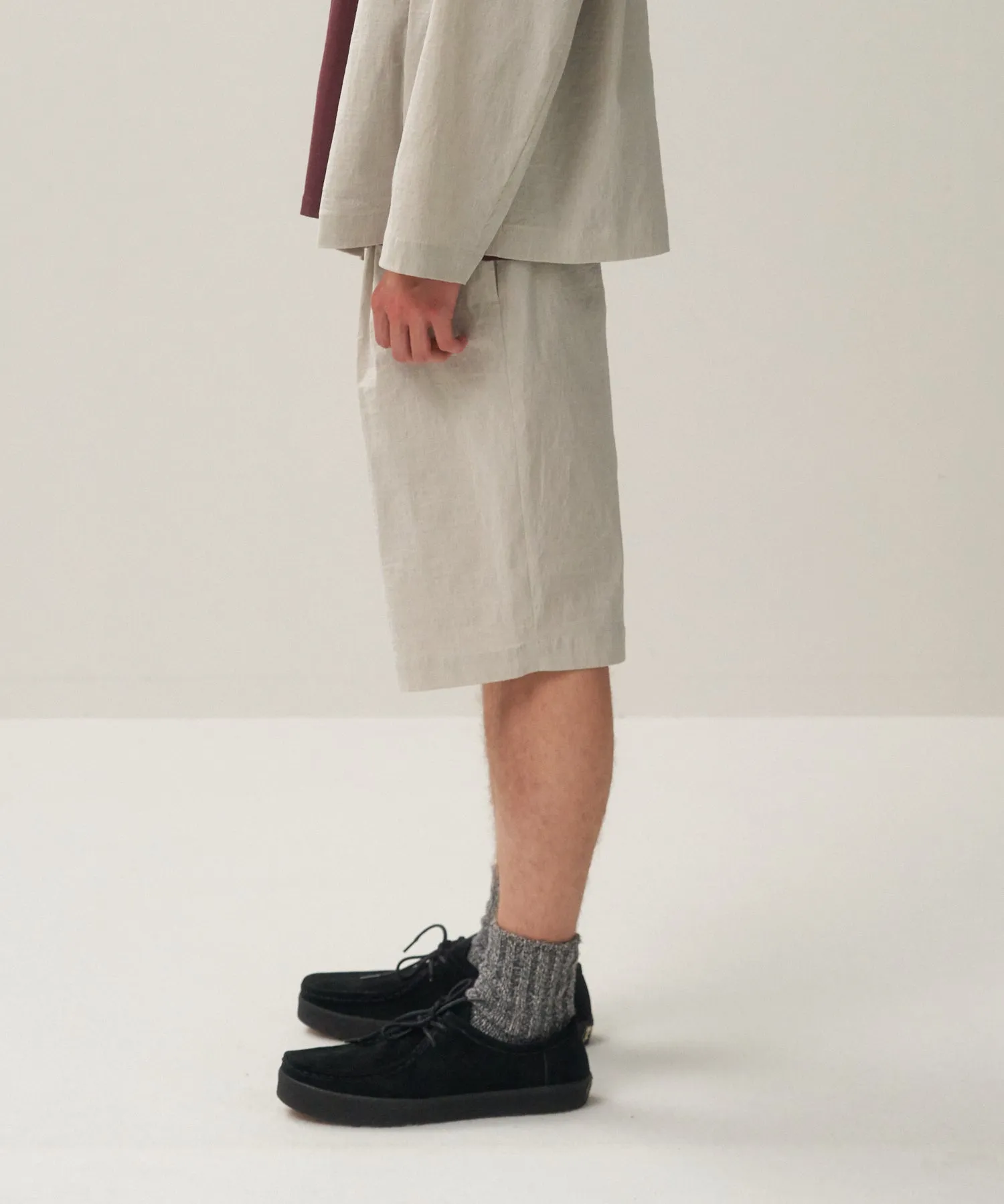 STRETCH NYLON LINEN | WIDE TWO TUCKED SHORTS sold by ATON product image thumbnail 2