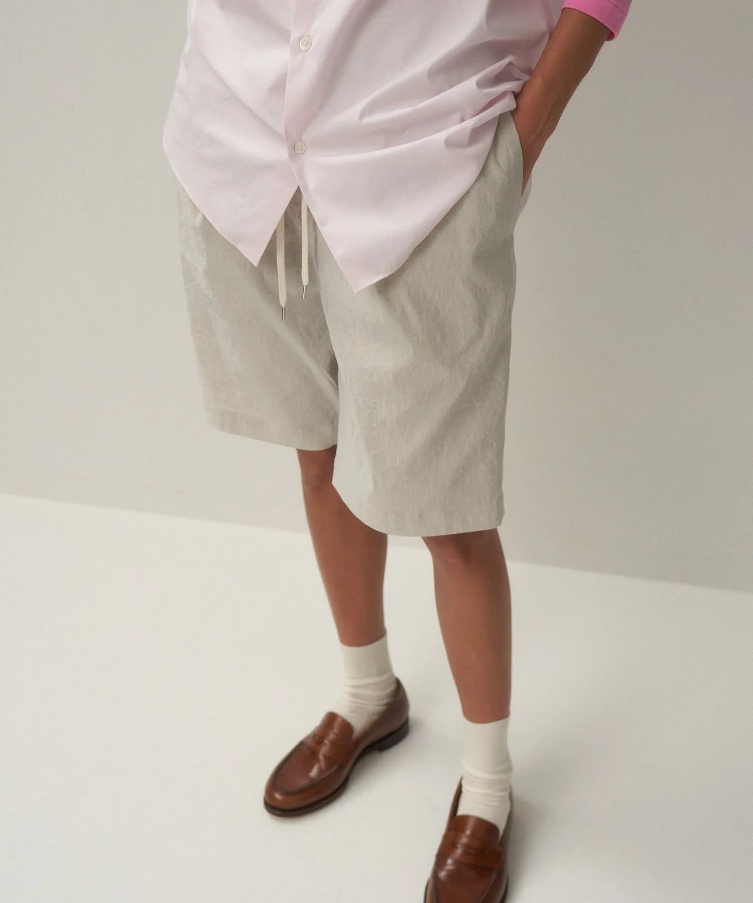 STRETCH NYLON LINEN | WIDE TWO TUCKED SHORTS sold by ATON product image thumbnail 4