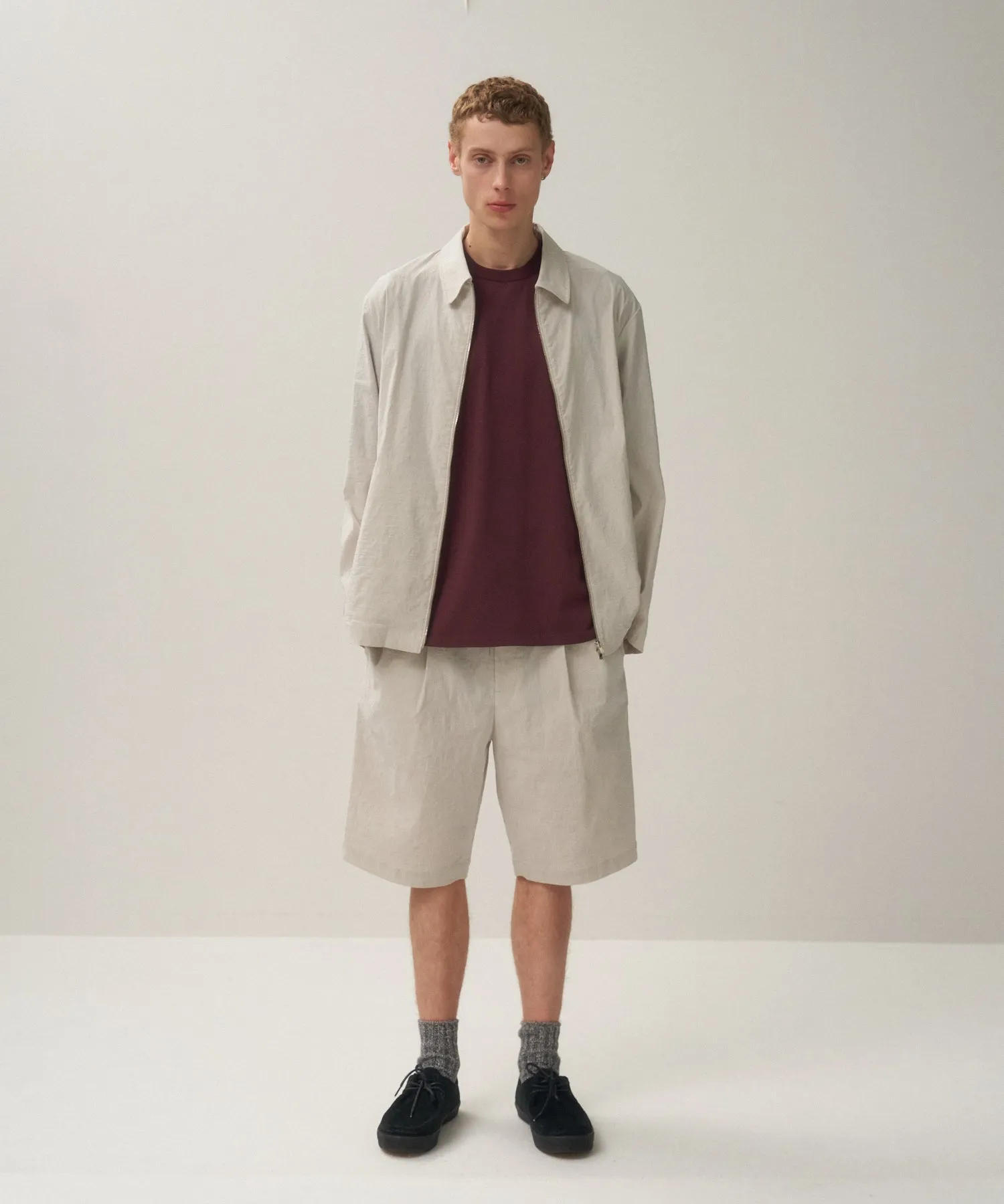 STRETCH NYLON LINEN | WIDE TWO TUCKED SHORTS sold by ATON product image thumbnail 3