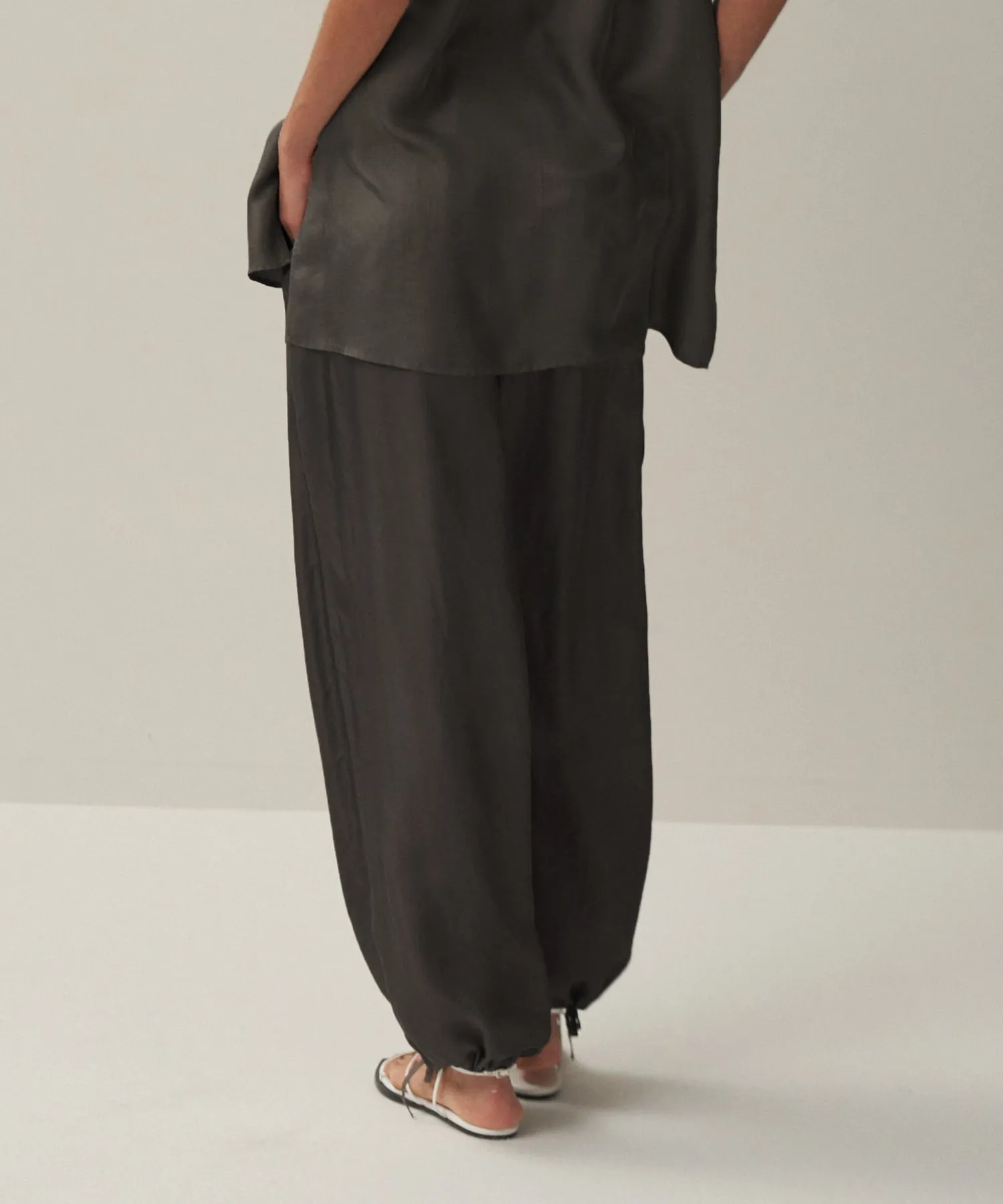 TRAVEL SILK TWILL | WIDE PANTS sold by ATON product image thumbnail 3
