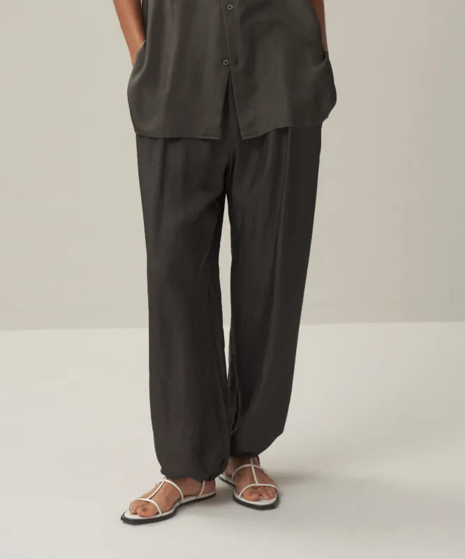 TRAVEL SILK TWILL | WIDE PANTS made by ATON