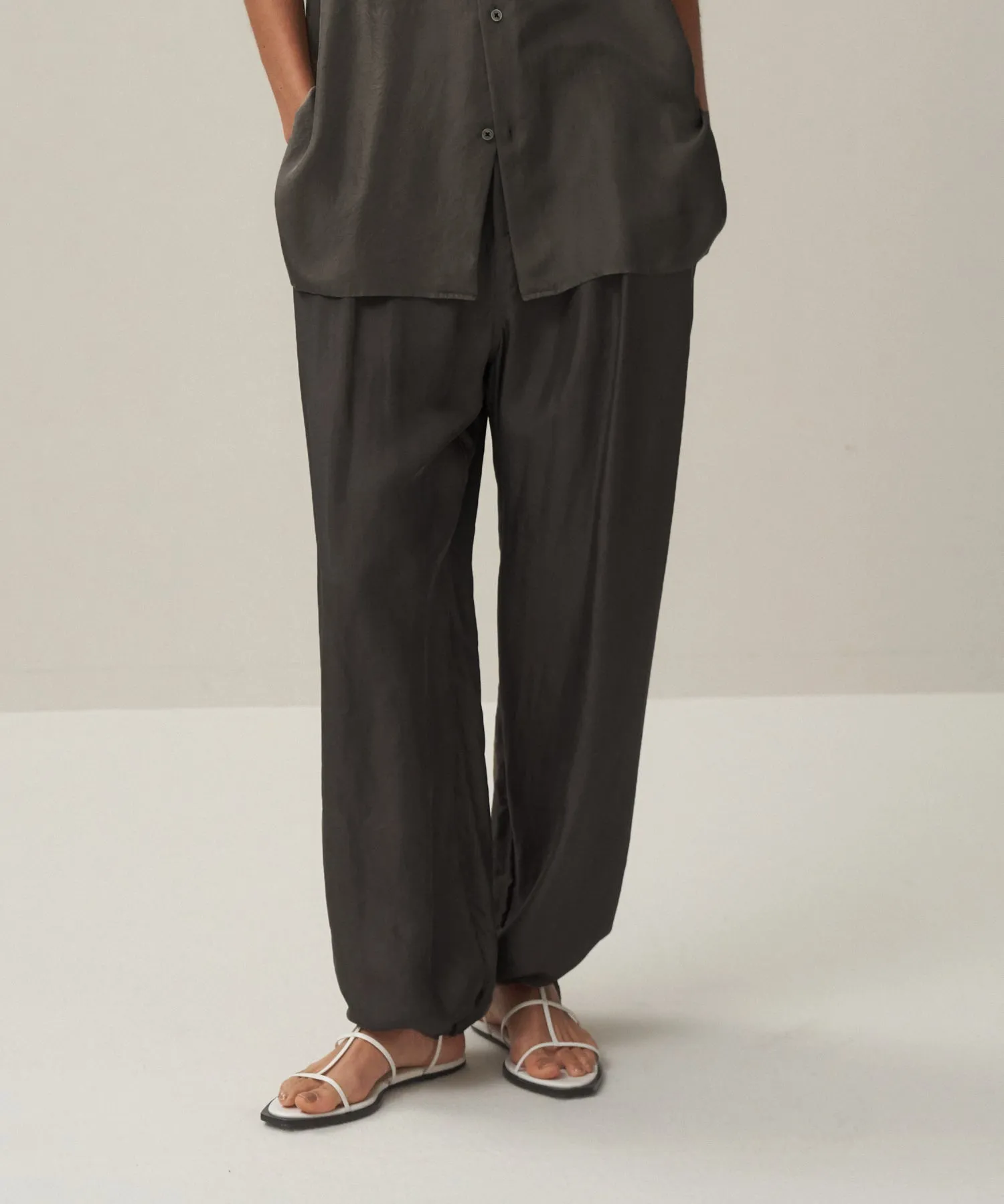 TRAVEL SILK TWILL | WIDE PANTS sold by ATON