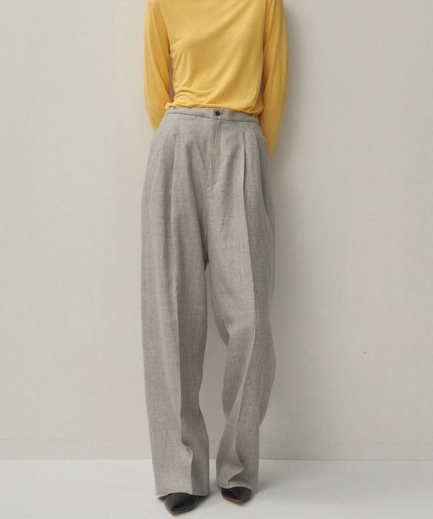 LINEN WOOL TWILL | TUCKED EASY PANTS sold by ATON