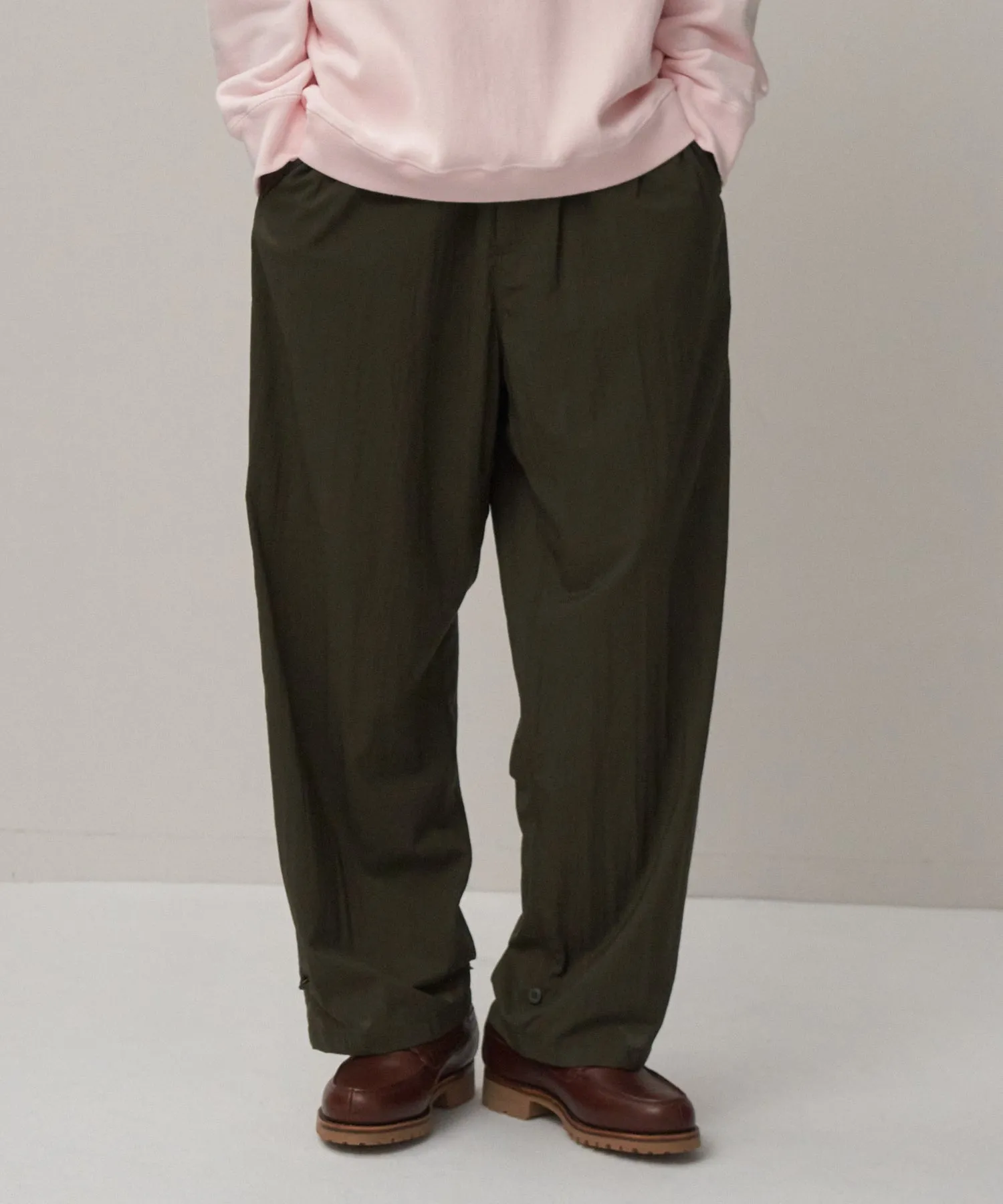 MAT AIRLY NYLON | WIDE PANTS sold by ATON