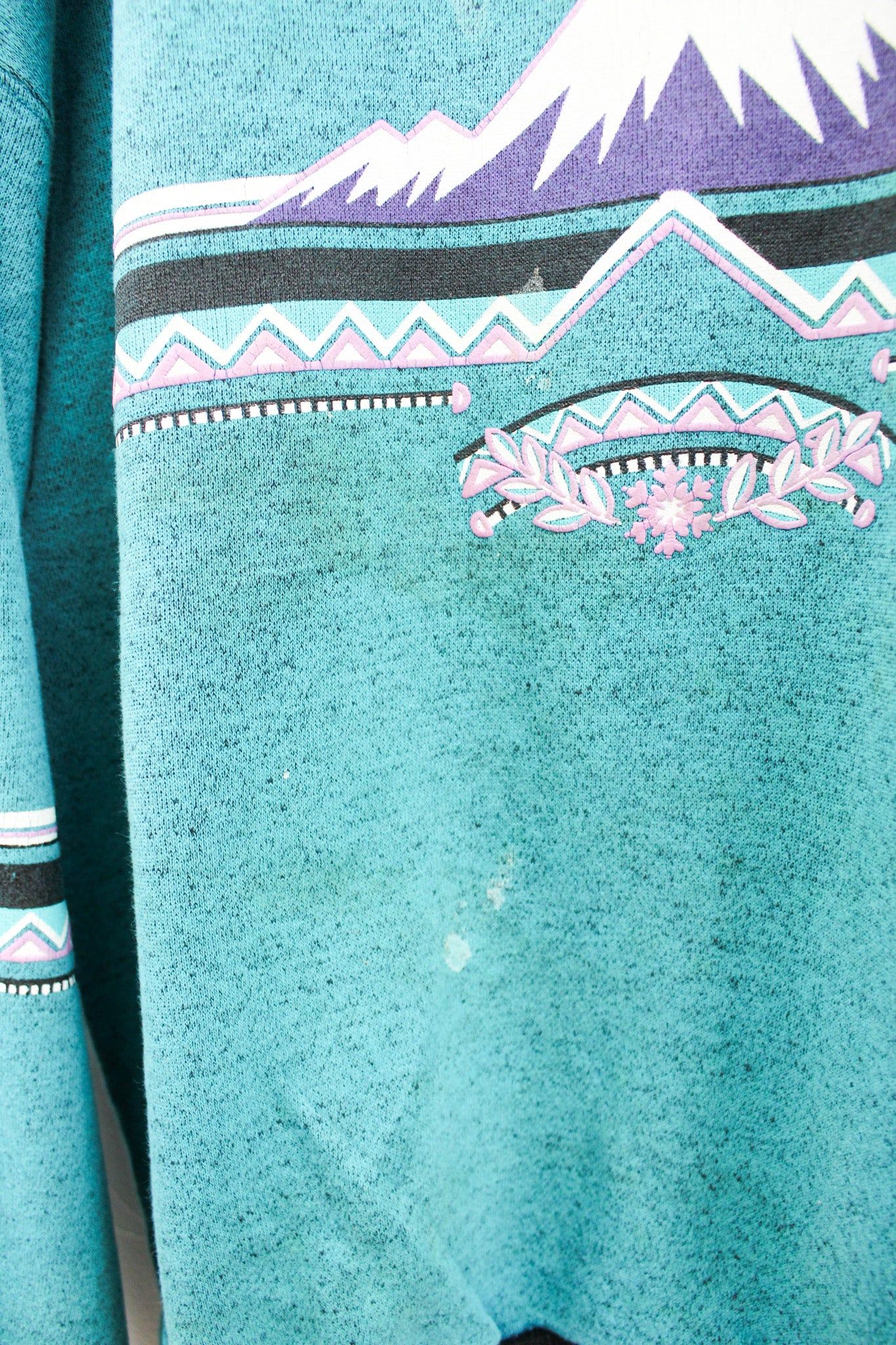 Vintage Alaska Mountain Crewneck sold by HG Vintage product image thumbnail 4