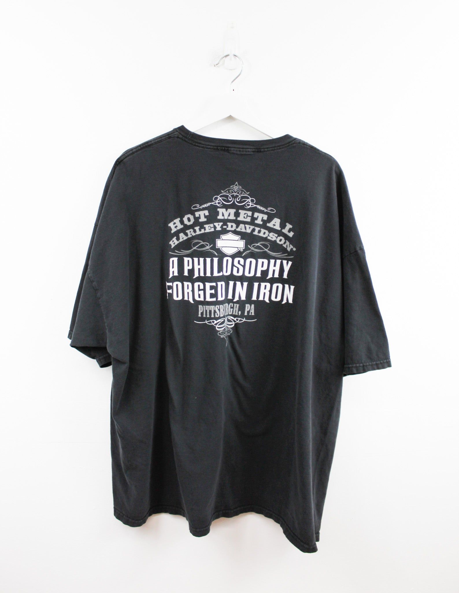 Vintage 2000 Harley Davidson Pittsburgh Skull And Wing Tee sold by HG Vintage product image thumbnail 3