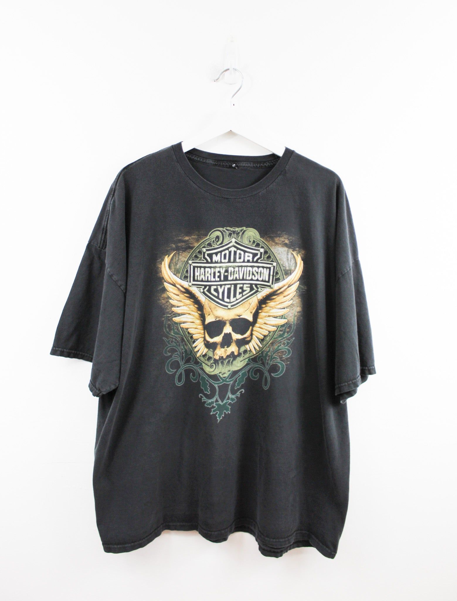 Vintage 2000 Harley Davidson Pittsburgh Skull And Wing Tee sold by HG Vintage