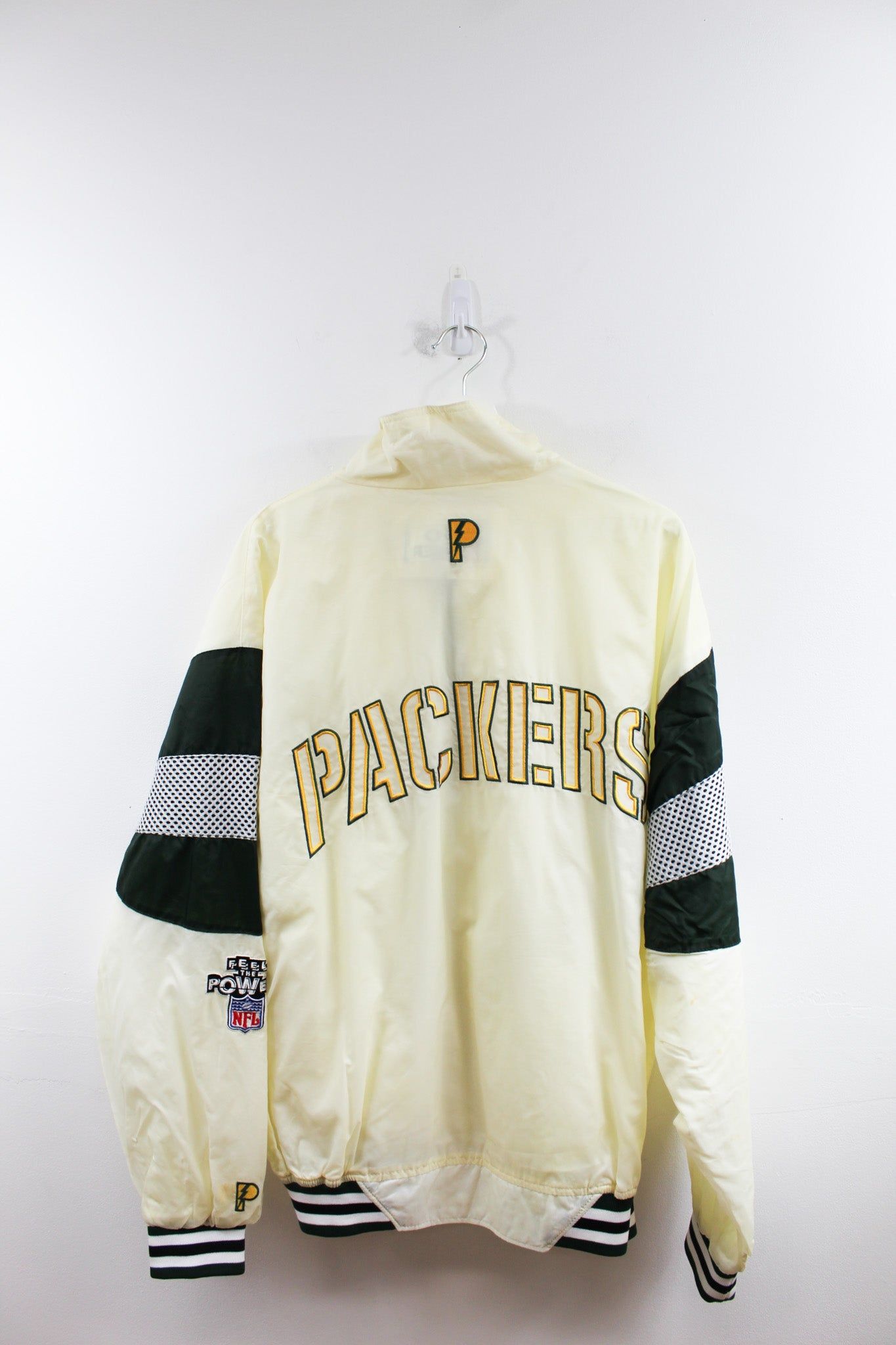 CC - Vintage NFL Pro Player Green Bay Packers Nylon Windbreaker sold by HG Vintage product image thumbnail 4