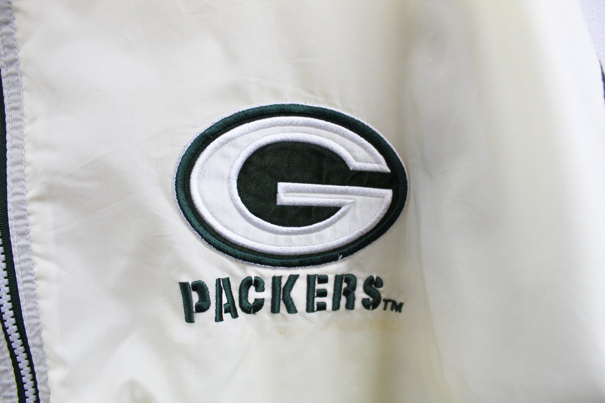 CC - Vintage NFL Pro Player Green Bay Packers Nylon Windbreaker sold by HG Vintage product image thumbnail 2