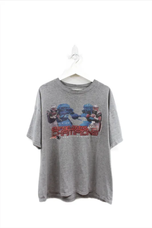 Z - Vintage NFL Super Bowl 36 Patriots Tom Brady Antowain Smith Picture Tee sold by HG Vintage