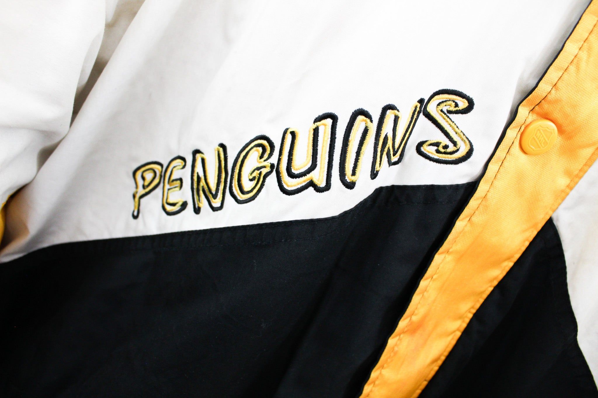 Vintage Pro Player NHL Pittsburgh Penguins Winter Jacket sold by HG Vintage product image thumbnail 3