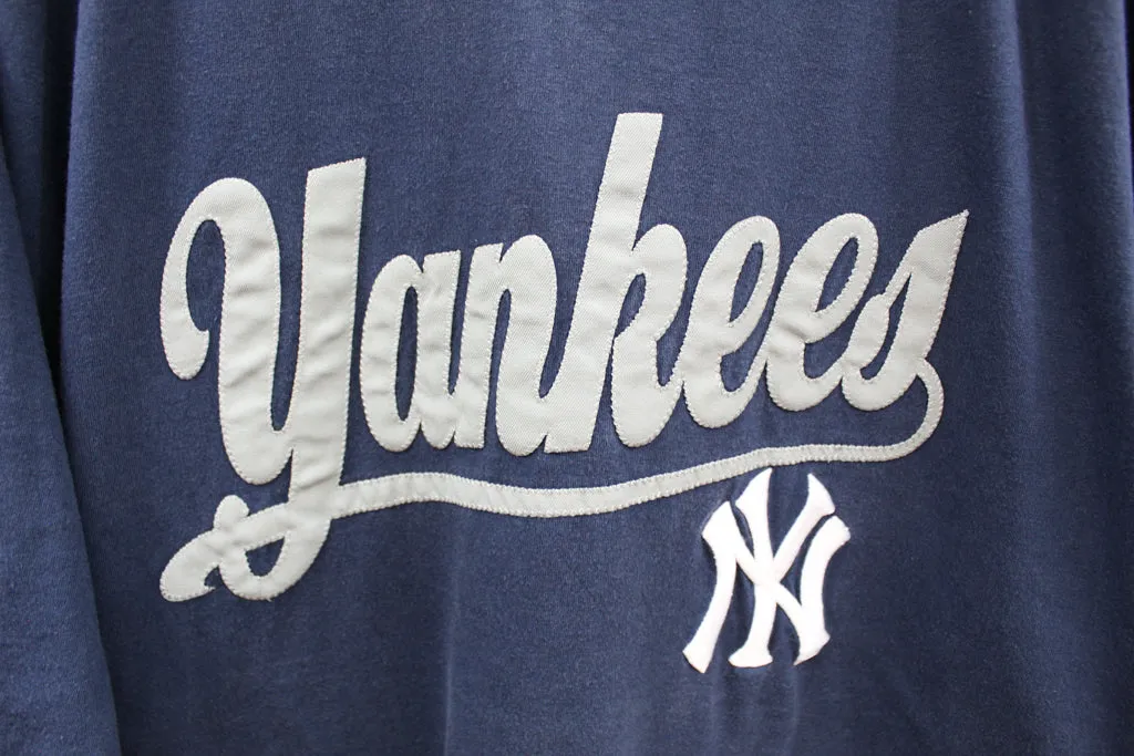 Z - Vintage MLB New York Yankees Embroidered Script Tee sold by HG Vintage product image thumbnail 2