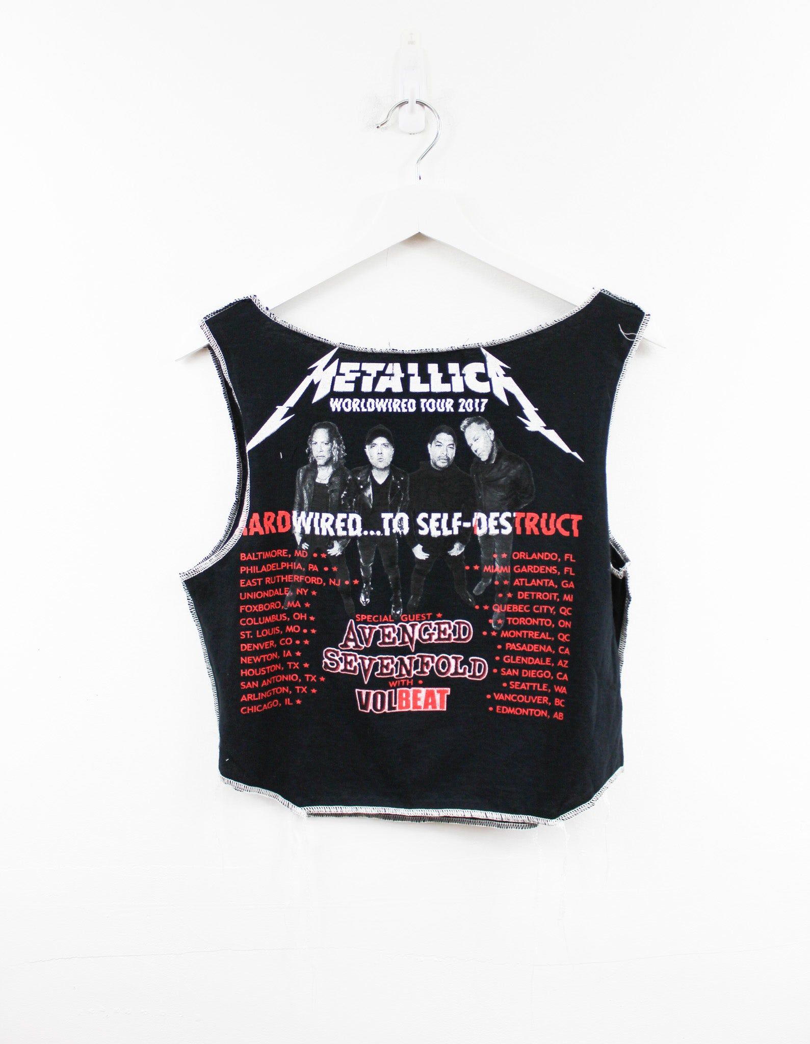 Haus Of Mojo Reworked Vintage Metallica 2017 World Tour Double Stitch Crop Top sold by HG Vintage product image thumbnail 3