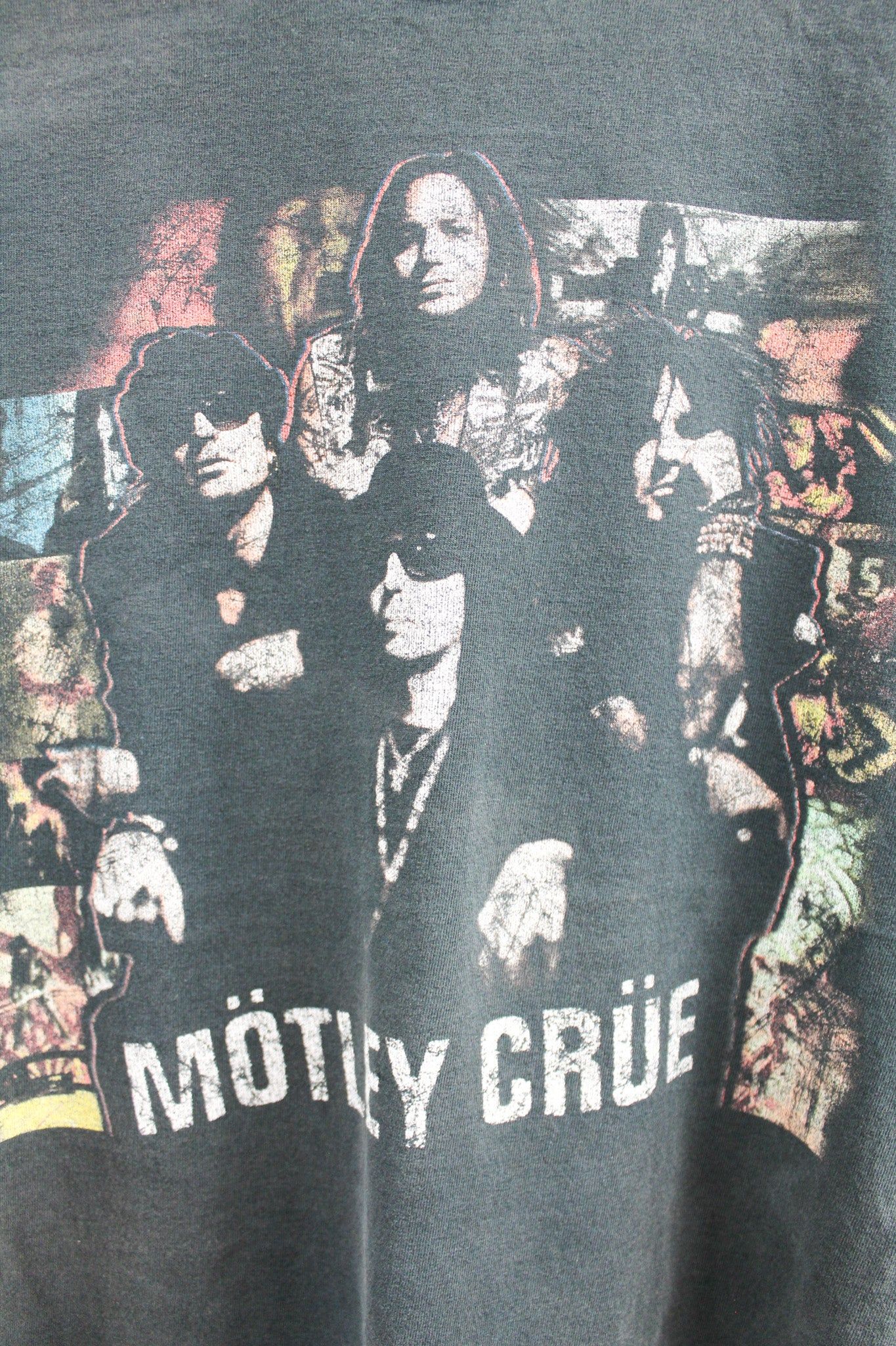 Vintage 2005 Motley Crue Red White & Crue Tour Anvil Tag Tee 