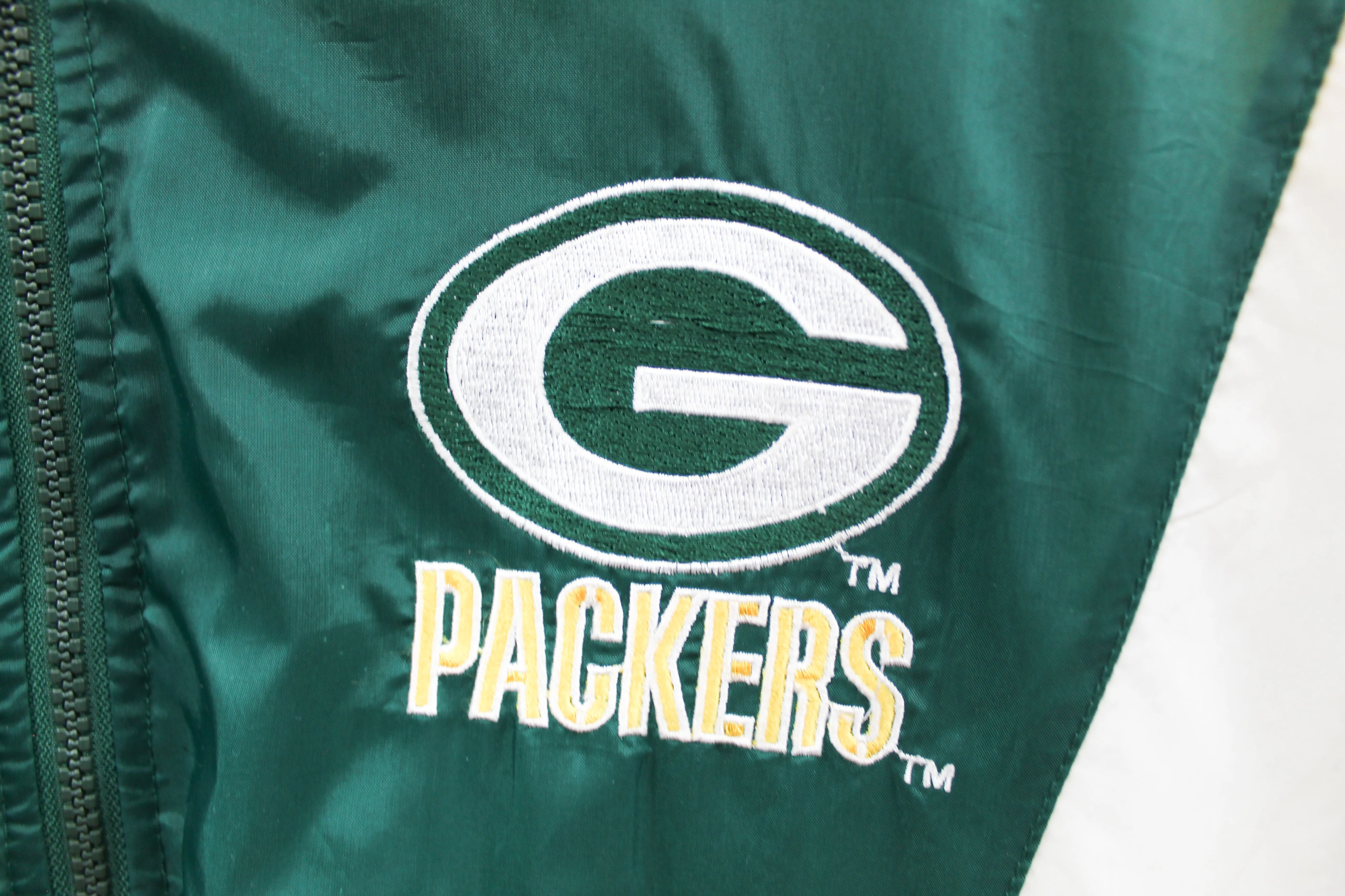 X - Vintage Starter NFL Green Bay Packers Nylon Windbreaker sold by HG Vintage product image thumbnail 2