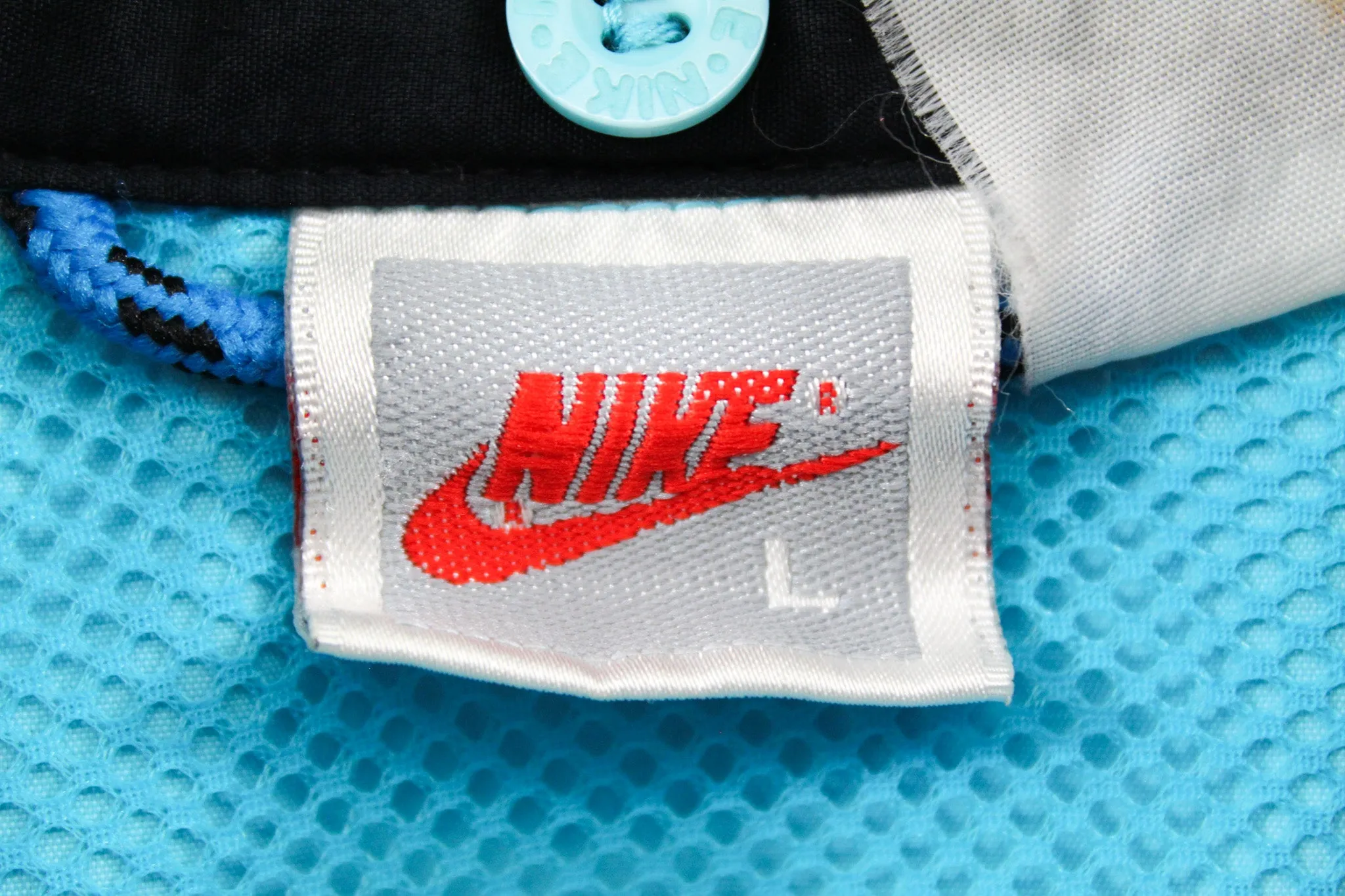 X - Vintage 90s Nike Colour Block Light Nylon Windbreaker Jacket sold by HG Vintage product image thumbnail 3