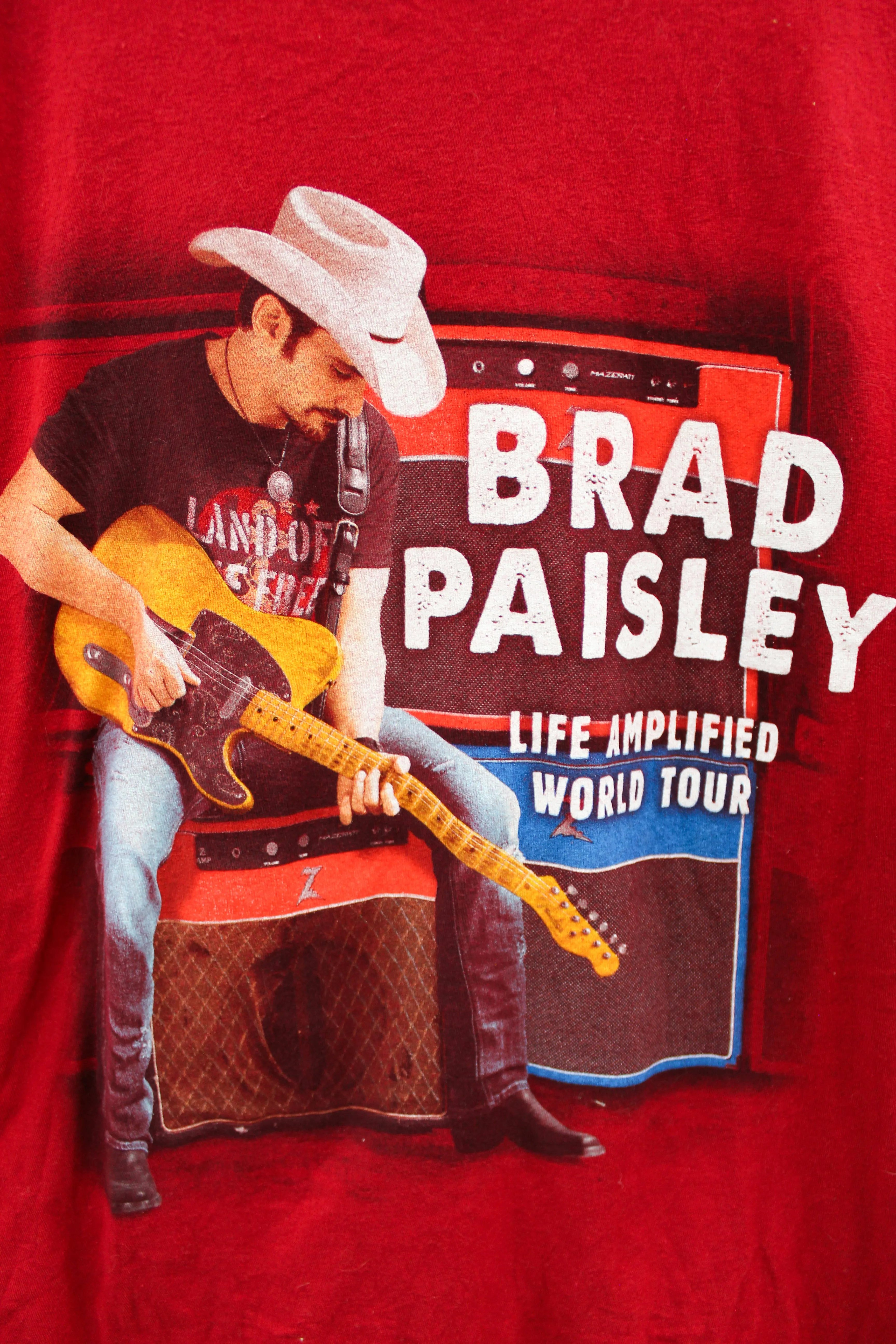 Z - 2016 Brad Paisley Life Amplified World Tour Picture Tee sold by HG Vintage product image thumbnail 2