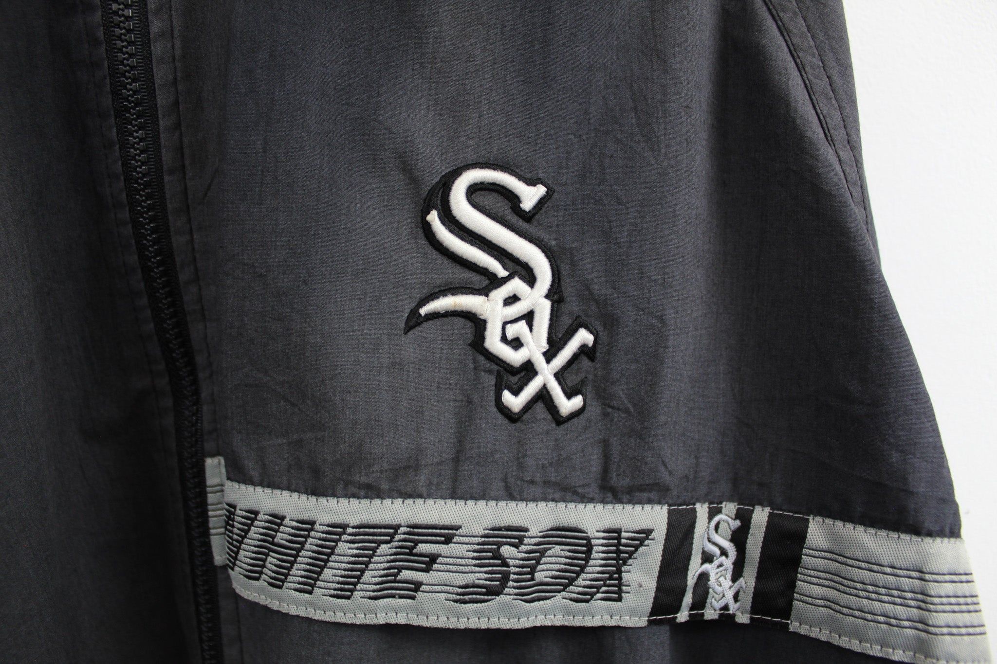MLB Chicago White Sock Hooded Windbreaker sold by HG Vintage product image thumbnail 2