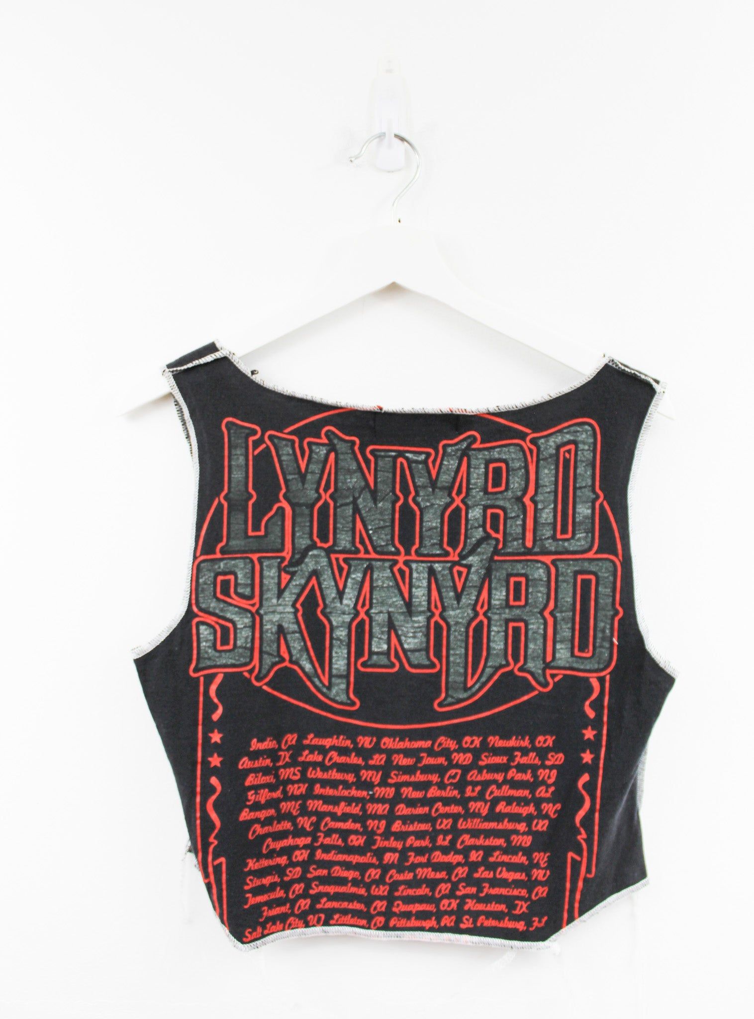 Haus Of Mojo Reworked Vintage Lynyrd Skynyrd Tour Picture Double Stitch Crop Top sold by HG Vintage product image thumbnail 3