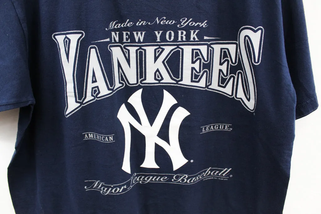 Z - 2000 MLB New York Yankees American League Script Tee sold by HG Vintage product image thumbnail 2