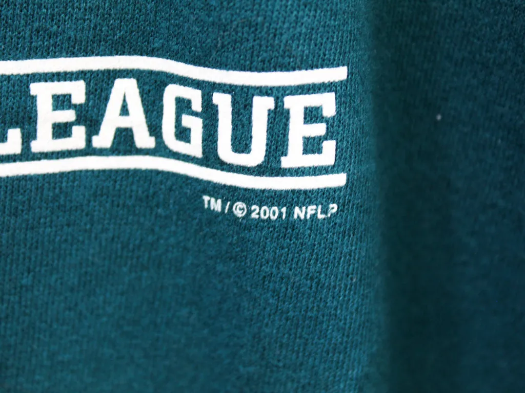 Z - Vintage 2001 Eagles NFL Signed By Players Crewneck sold by HG Vintage product image thumbnail 3