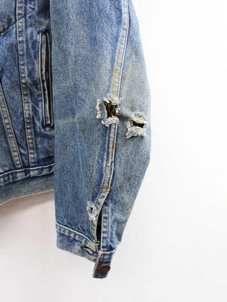 Z- Vintage Levi’s 71506 Made in USA Trucker Denim Jacket sold by HG Vintage product image thumbnail 2