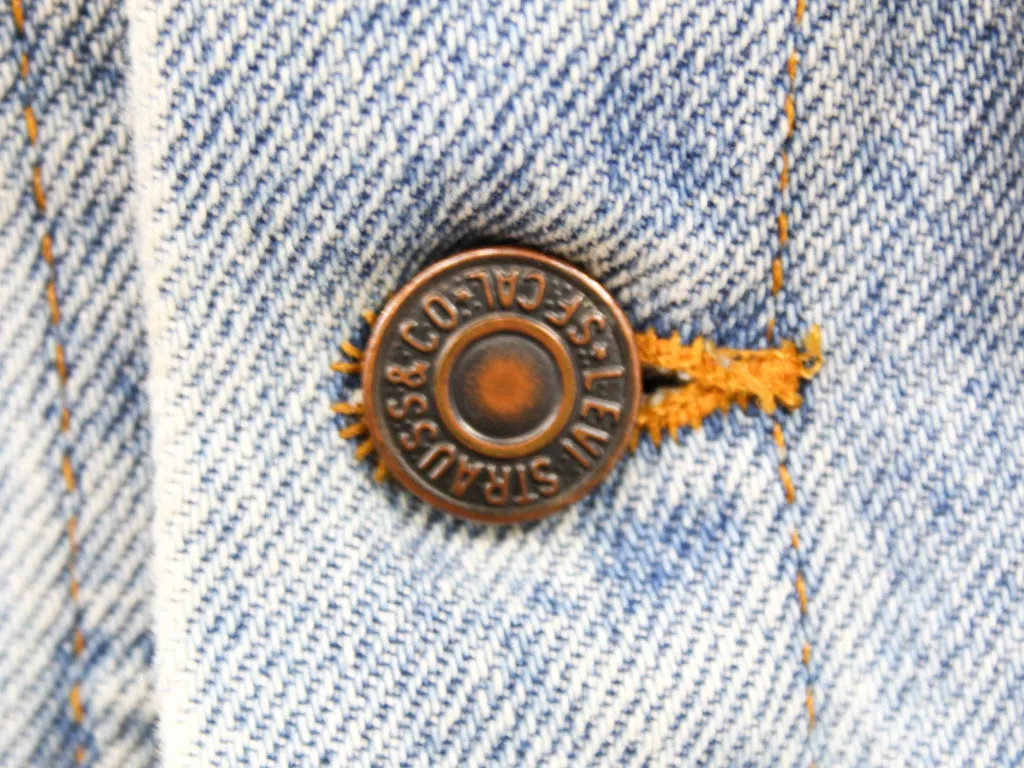 Z- Vintage 1990 Levi’s 57598 Big Tag White Tab Made in USA Trucker Denim Jacket sold by HG Vintage product image thumbnail 4