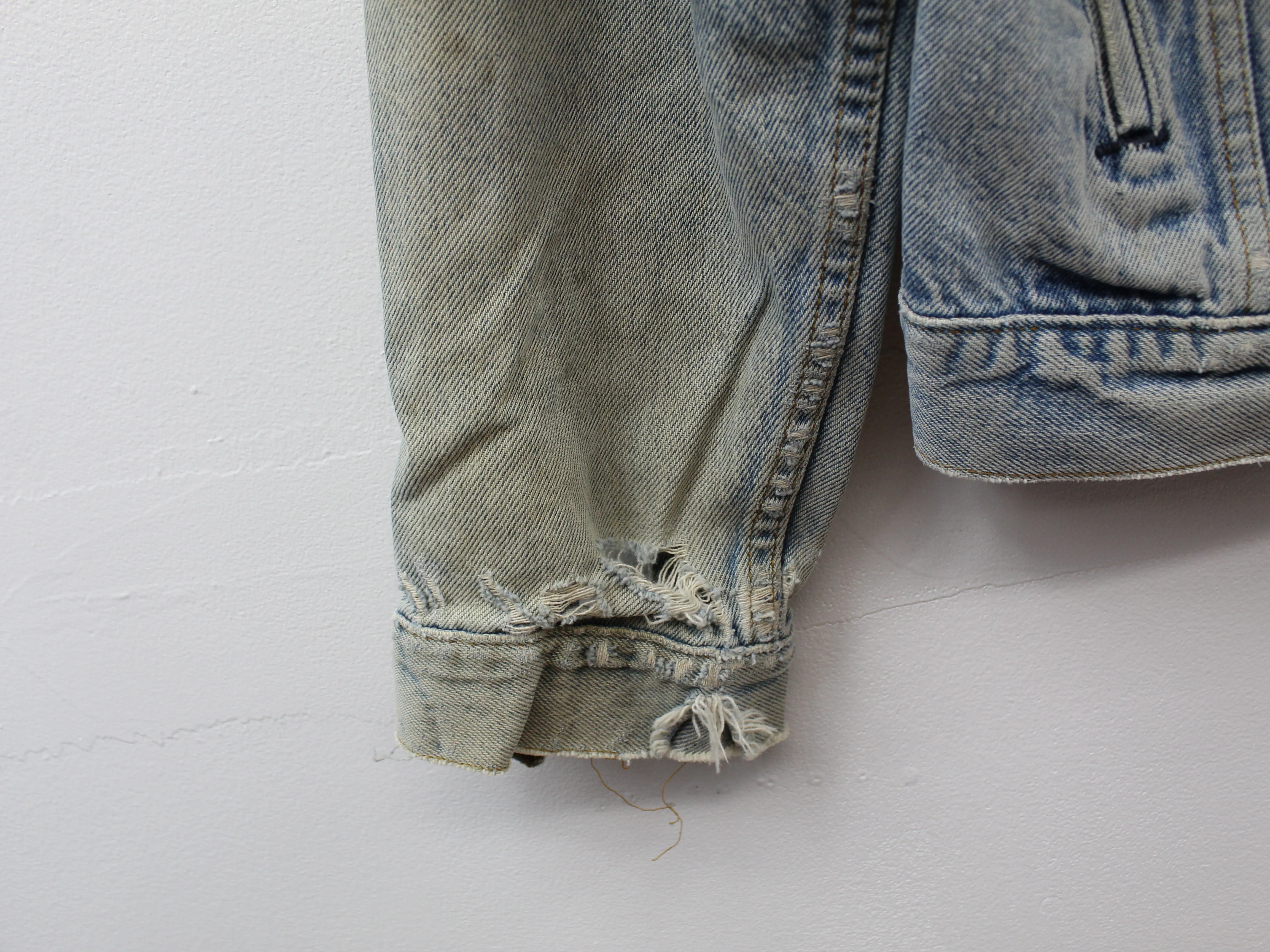Z- Vintage Levi’s Light Wash Made in USA Trucker Denim Jacket sold by HG Vintage product image thumbnail 4