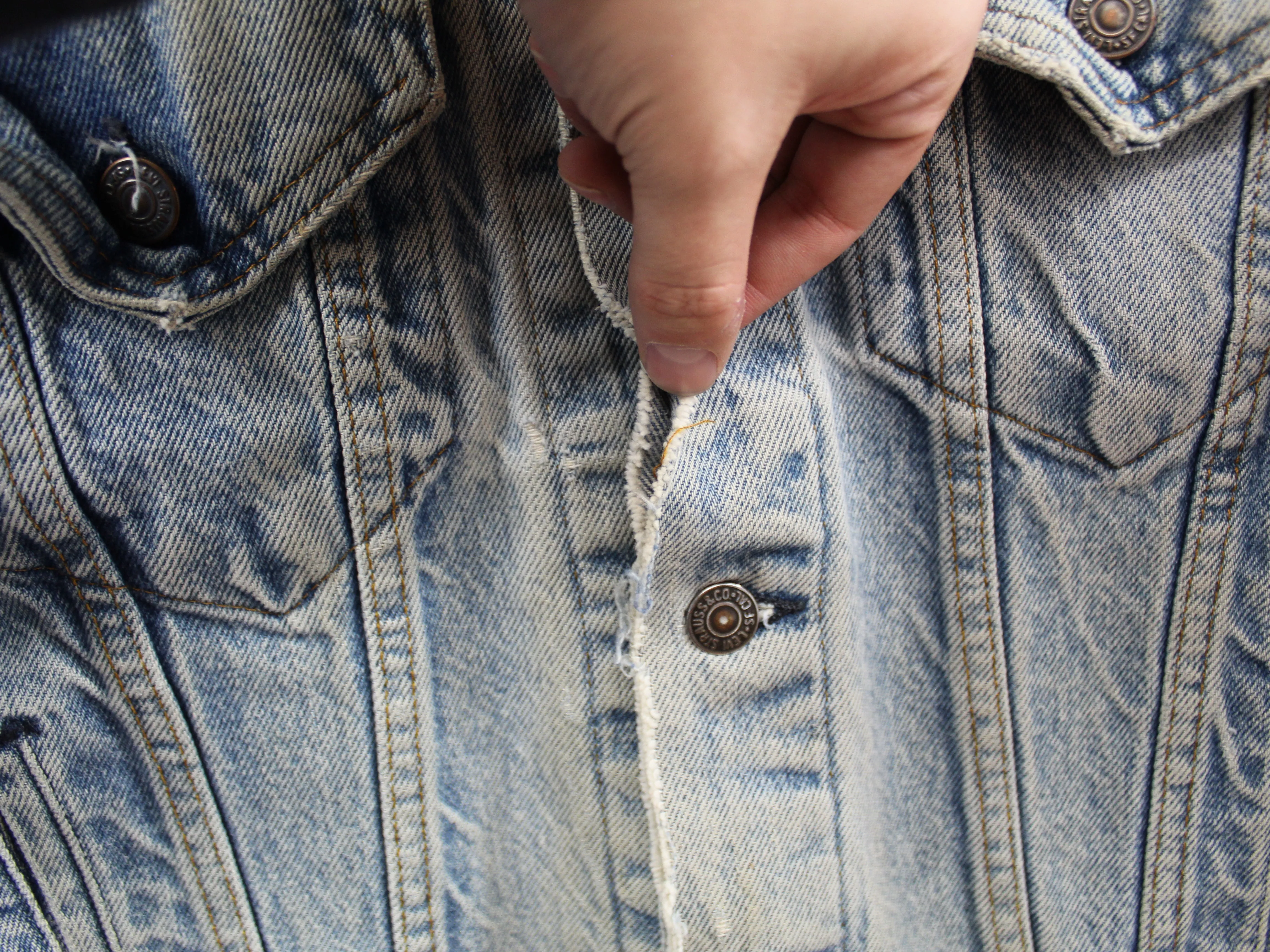 Z- Vintage Levi’s Light Wash Made in USA Trucker Denim Jacket sold by HG Vintage product image thumbnail 3