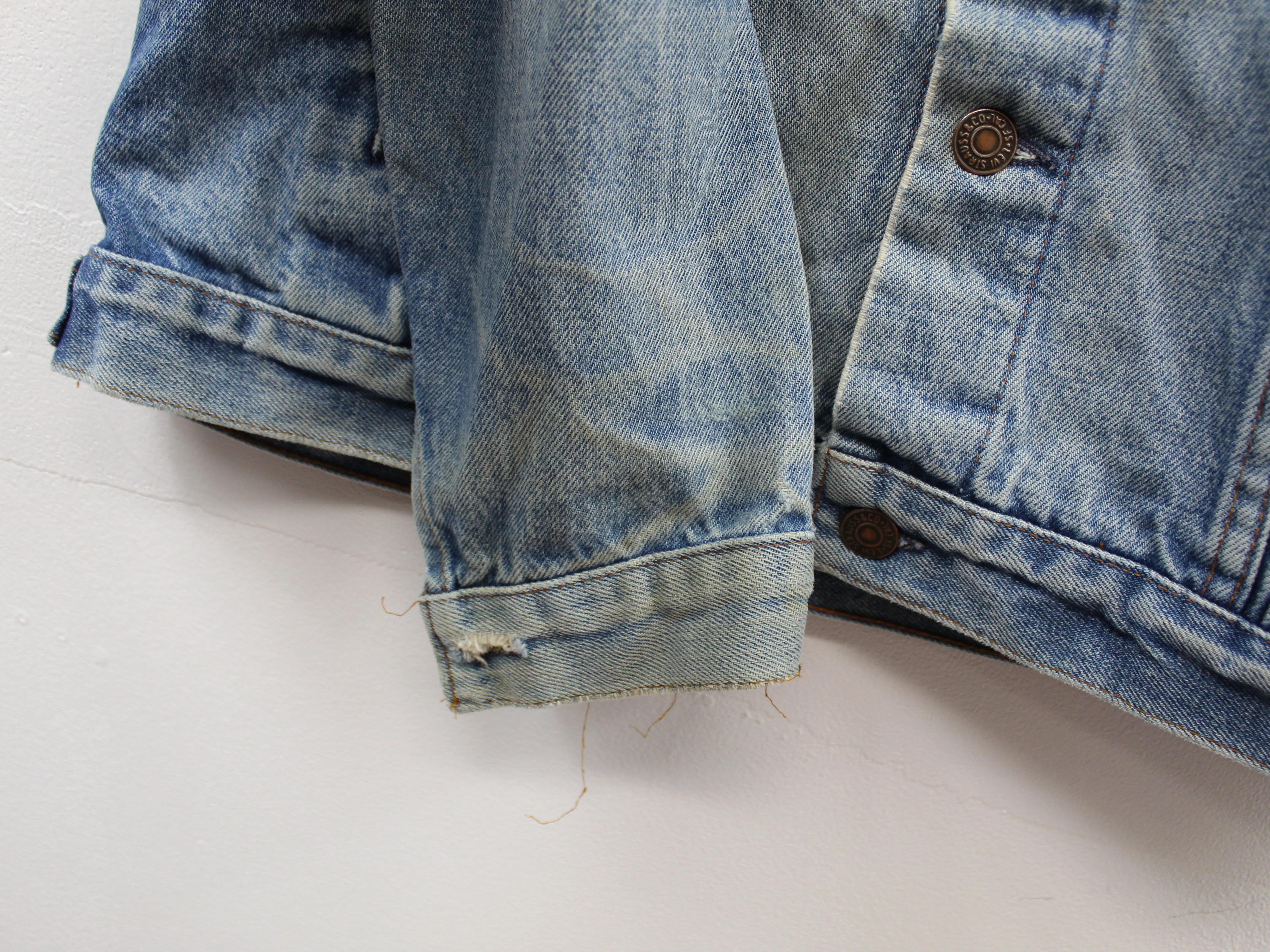 Z- Vintage 1982 Levi’s 70506 Made In France Denim Jacket sold by HG Vintage product image thumbnail 4
