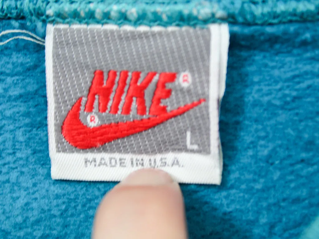 Z - Vintage 90s Nike Jordan Graphic Crewneck sold by HG Vintage product image thumbnail 4