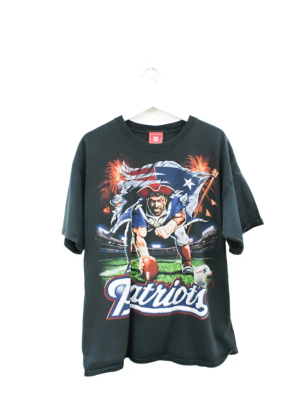 Z - Vintage Patriots NFL Graphic Tee sold by HG Vintage