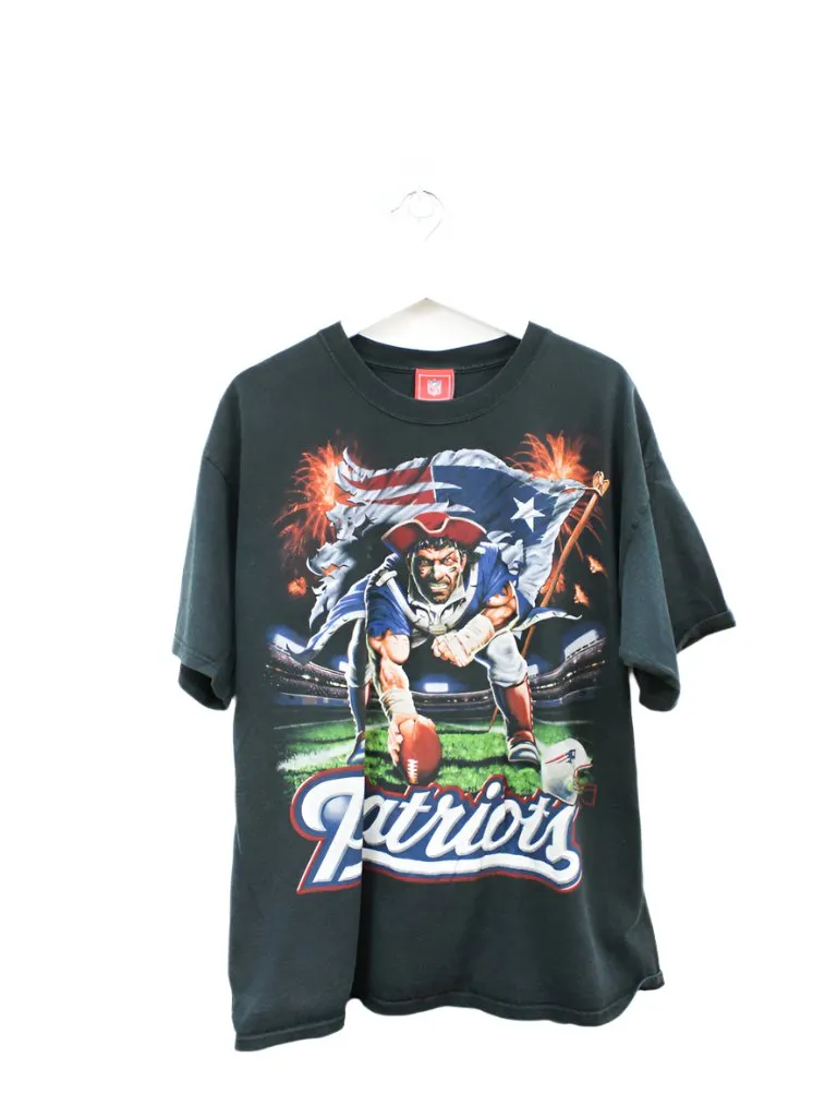 Z - Vintage Patriots NFL Graphic Tee sold by HG Vintage