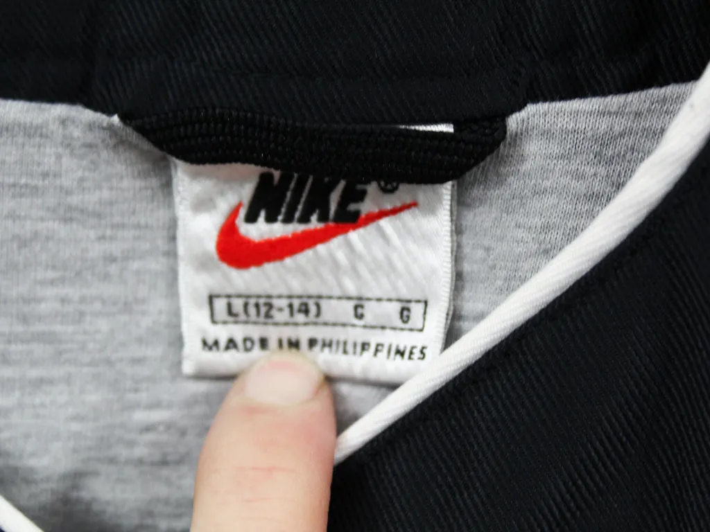 Z - Vintage Nike Script Nylon Bomber Jacket sold by HG Vintage product image thumbnail 3