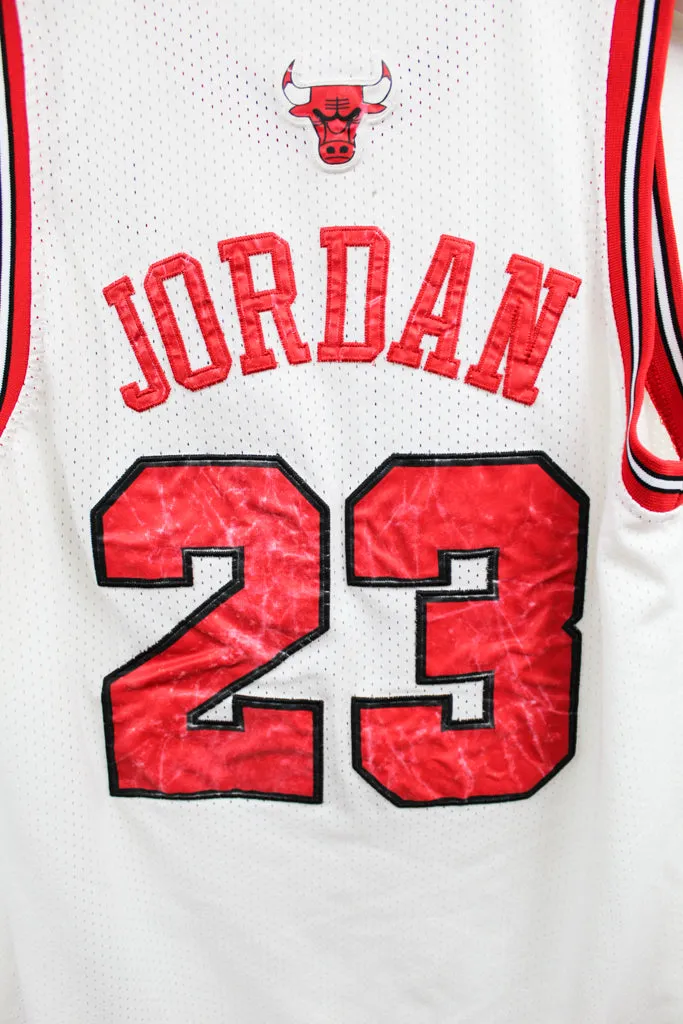 Z- Chicago Bulls Michael Jordan NBA Nike Team Jersey White sold by HG Vintage product image thumbnail 5