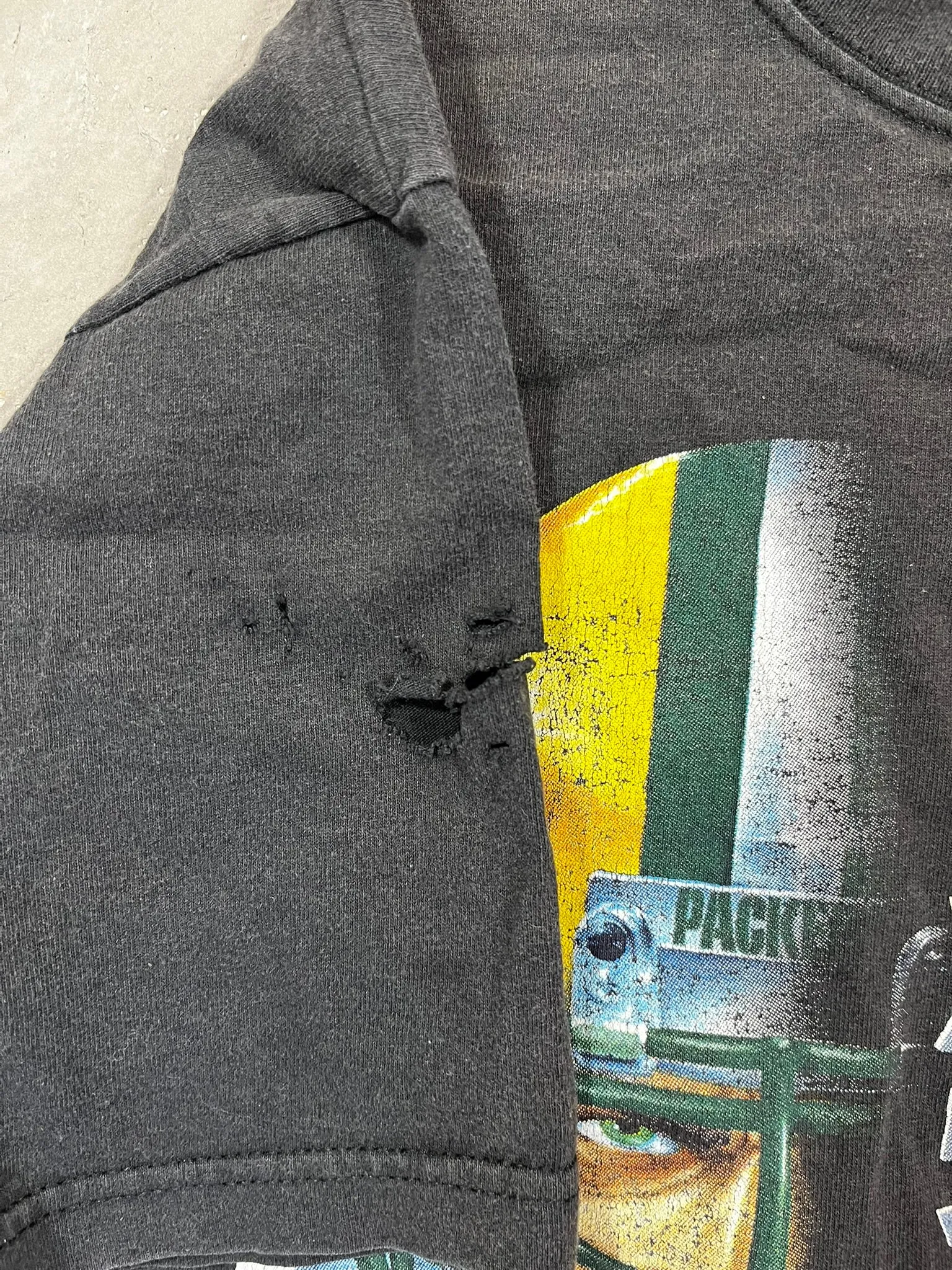 D- Vintage Packers Vs Vikings NFL Starter Graphic Tee sold by HG Vintage product image thumbnail 4