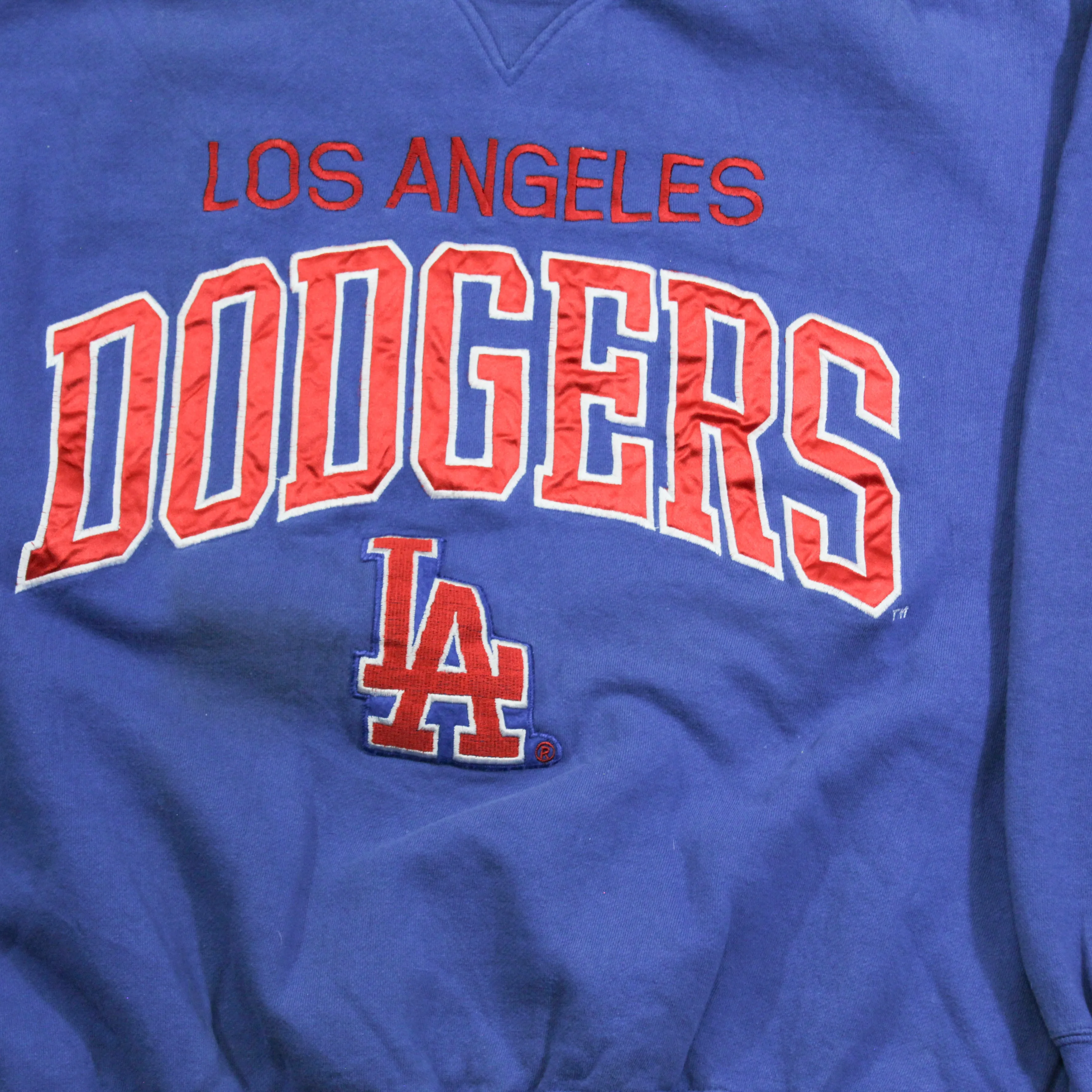 D- Vintage Los Angeles Dodgers MLB Logo Athletic Puff Text Crewneck sold by HG Vintage product image thumbnail 2