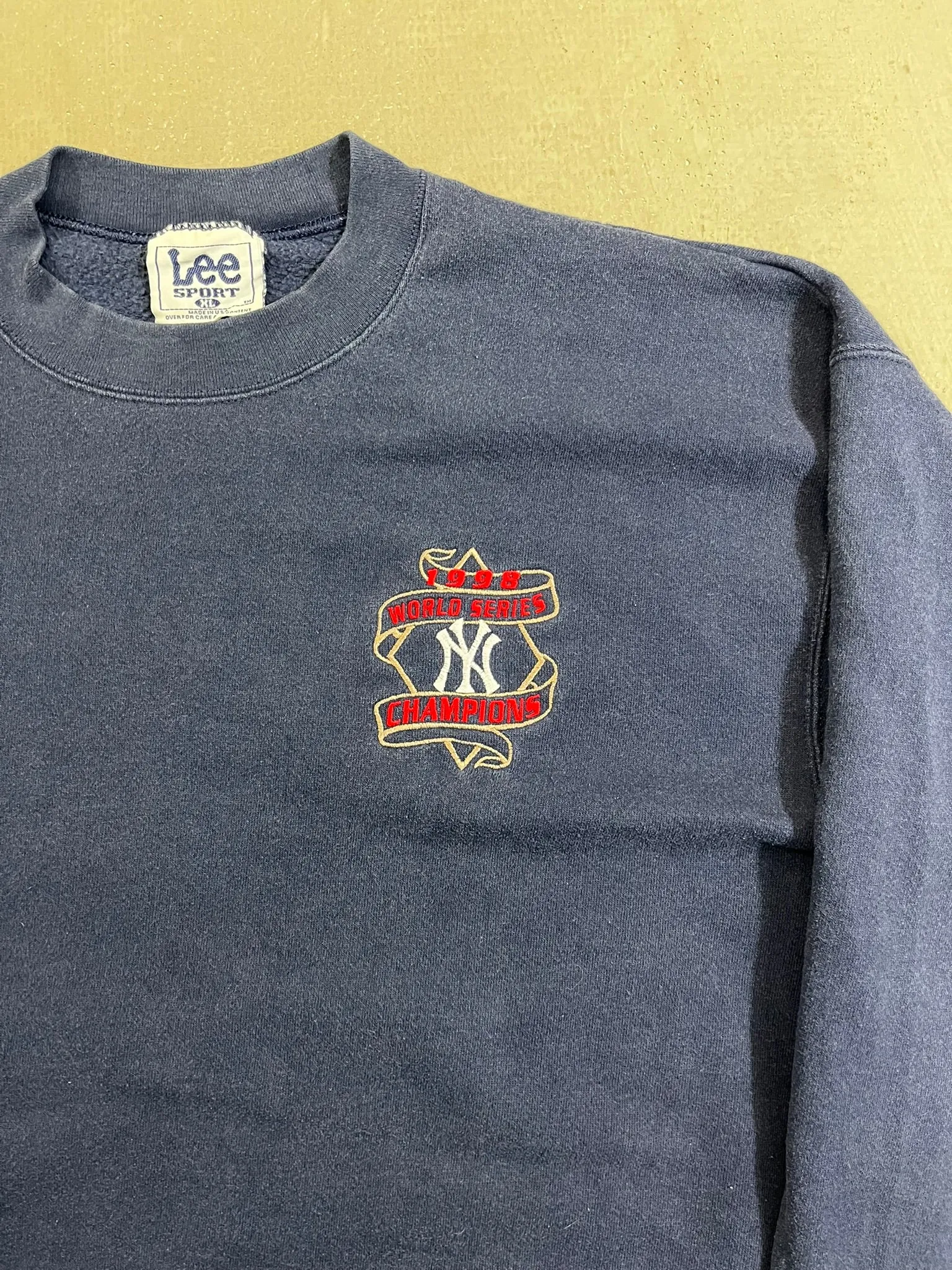 D- Vintage 1998 New York Yankees MLB Lee Embroidered Logo Crewneck sold by HG Vintage product image thumbnail 2