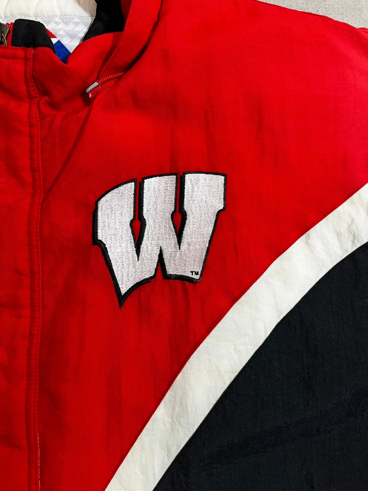 D- Vintage Wisconsin Badgers Apex One Winter jacket sold by HG Vintage product image thumbnail 2