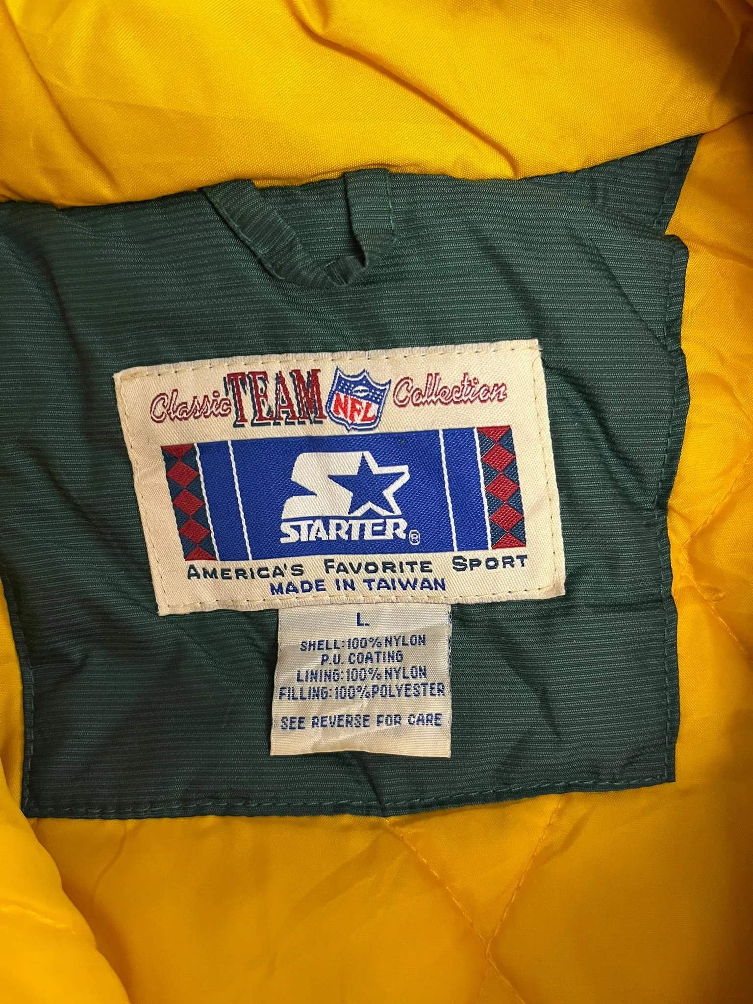 D- Vintage Green Bay Packers NFL Starter Hooded Winter Jacket sold by HG Vintage product image thumbnail 5