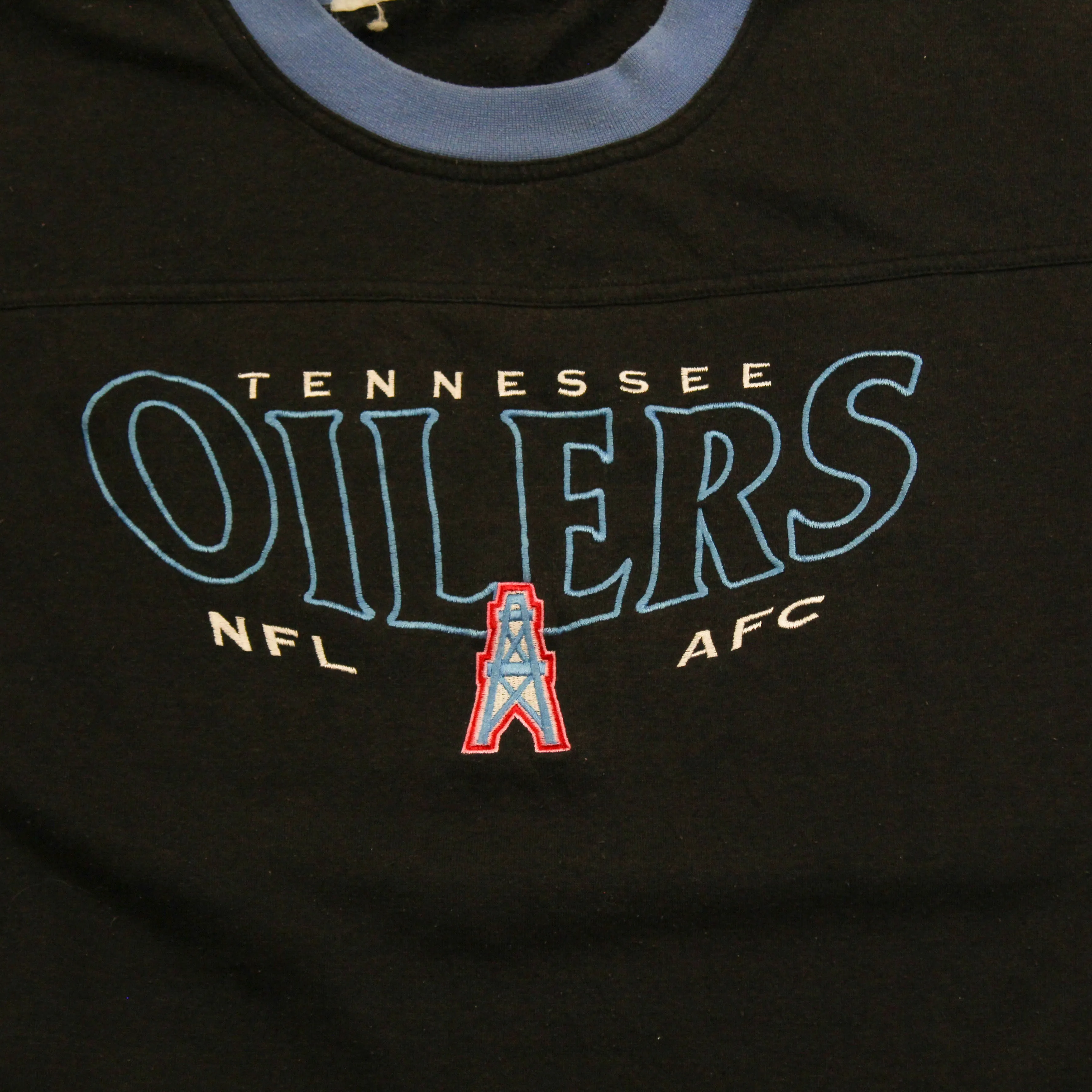 D- Vintage Tennessee Oilers (Titans) NFL Lee Embroidered Text Crewneck sold by HG Vintage product image thumbnail 2
