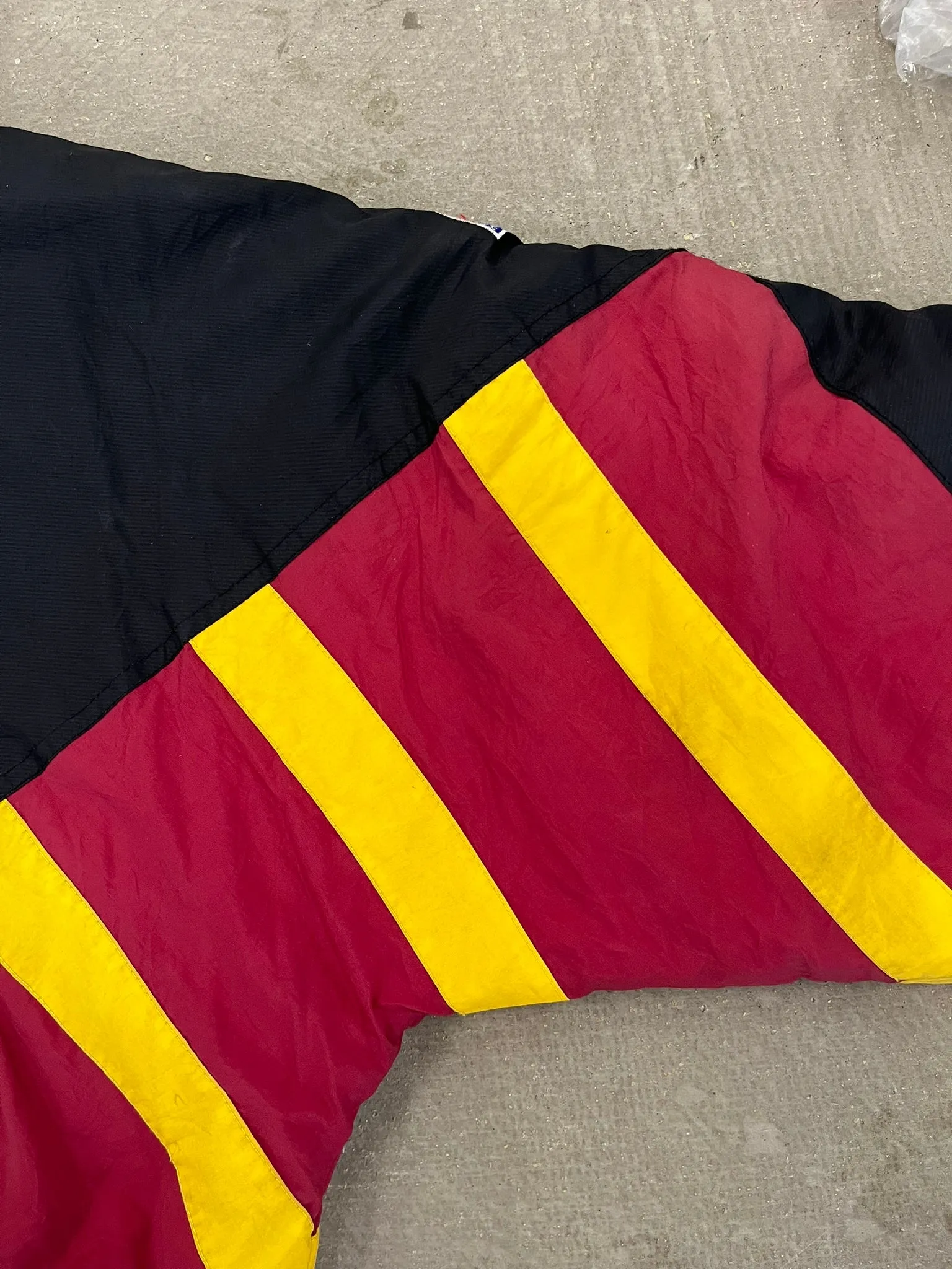 D- Vintage Chicago Wolves IHL Starter Anorak Winter Jacket sold by HG Vintage product image thumbnail 5